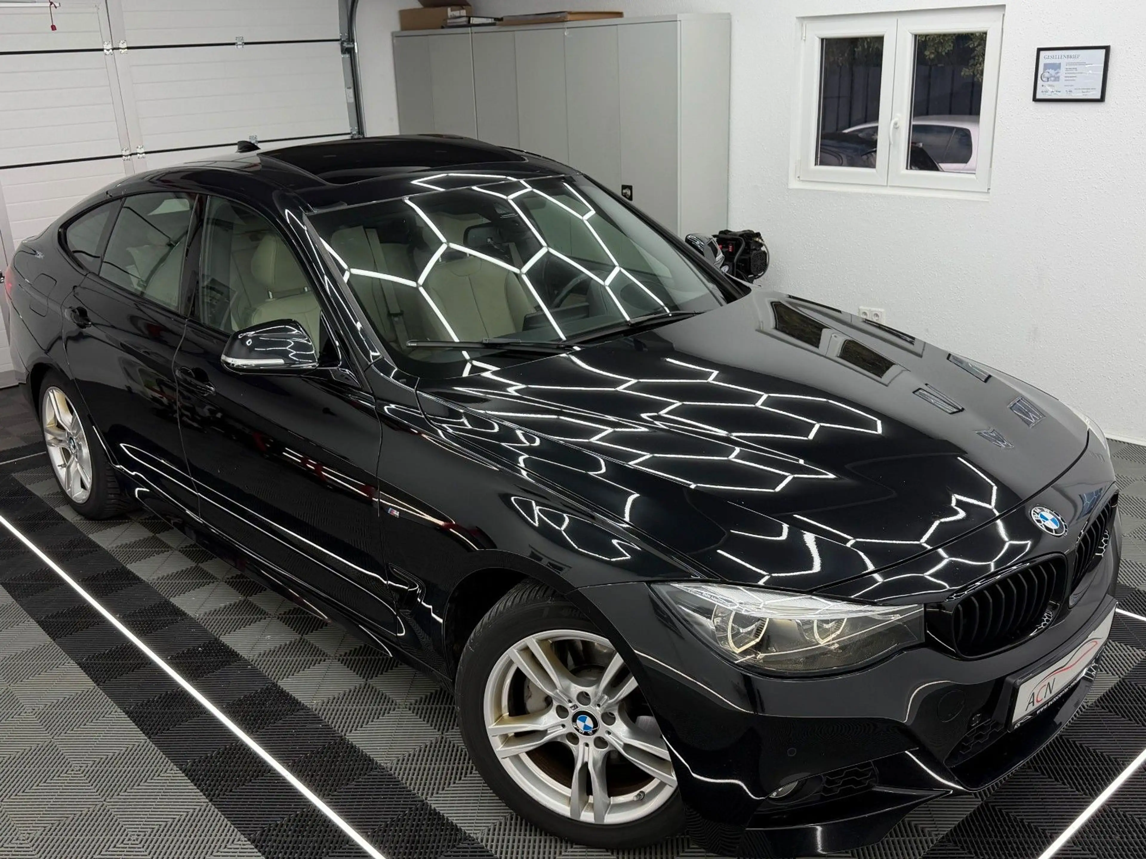 BMW 335 335 d xDrive M SPORT/LED/HuD/PANO/KAMERA/MEMORY — photo 11