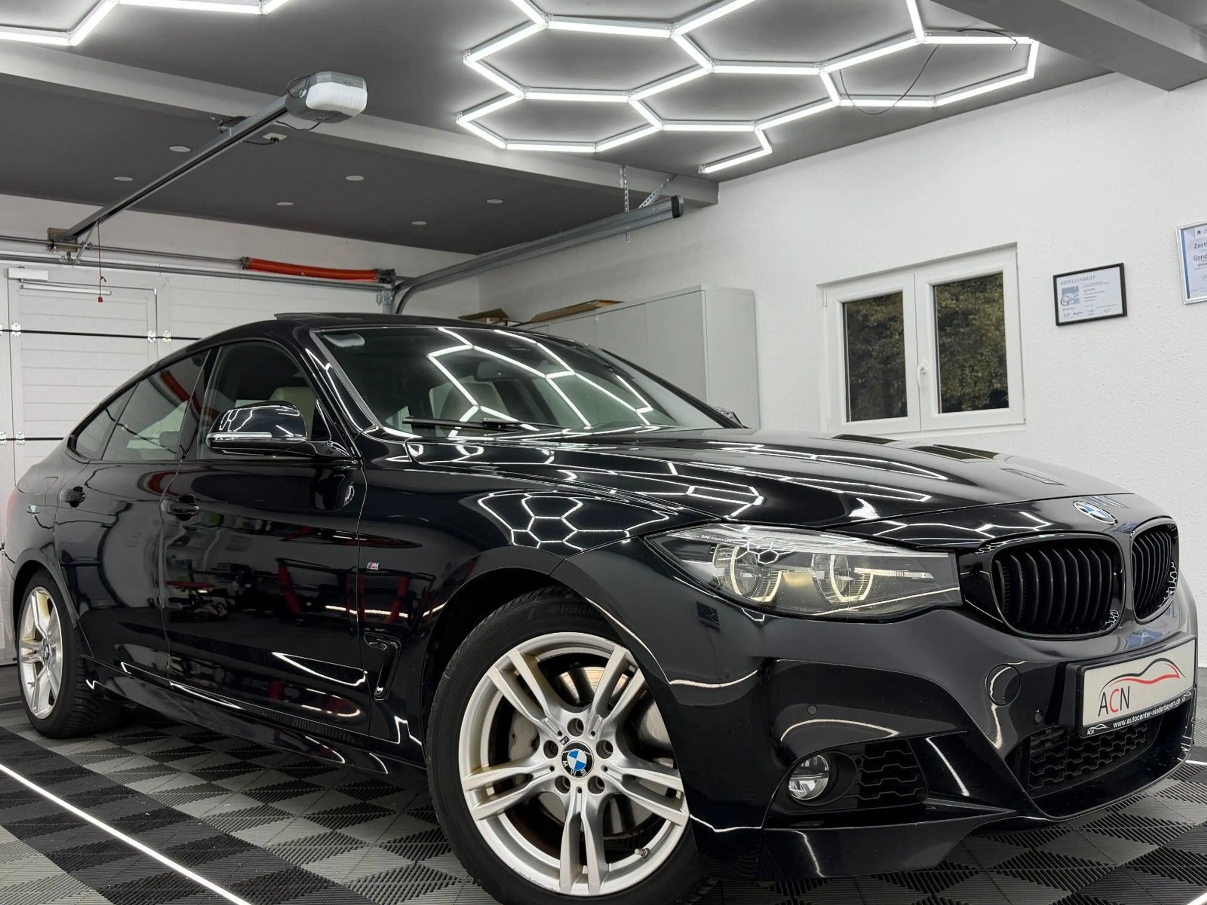 BMW 335 335 d xDrive M SPORT/LED/HuD/PANO/KAMERA/MEMORY — photo 10