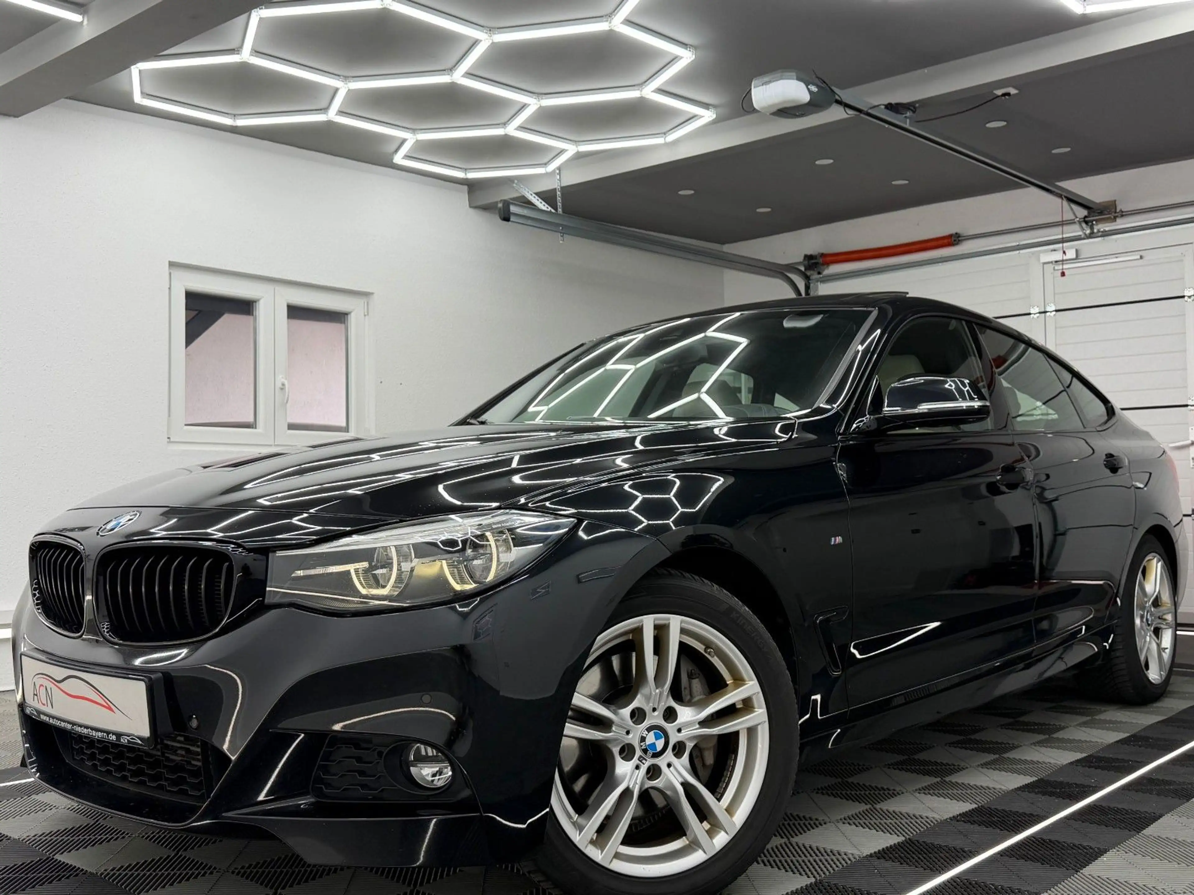 BMW 335 335 d xDrive M SPORT/LED/HuD/PANO/KAMERA/MEMORY