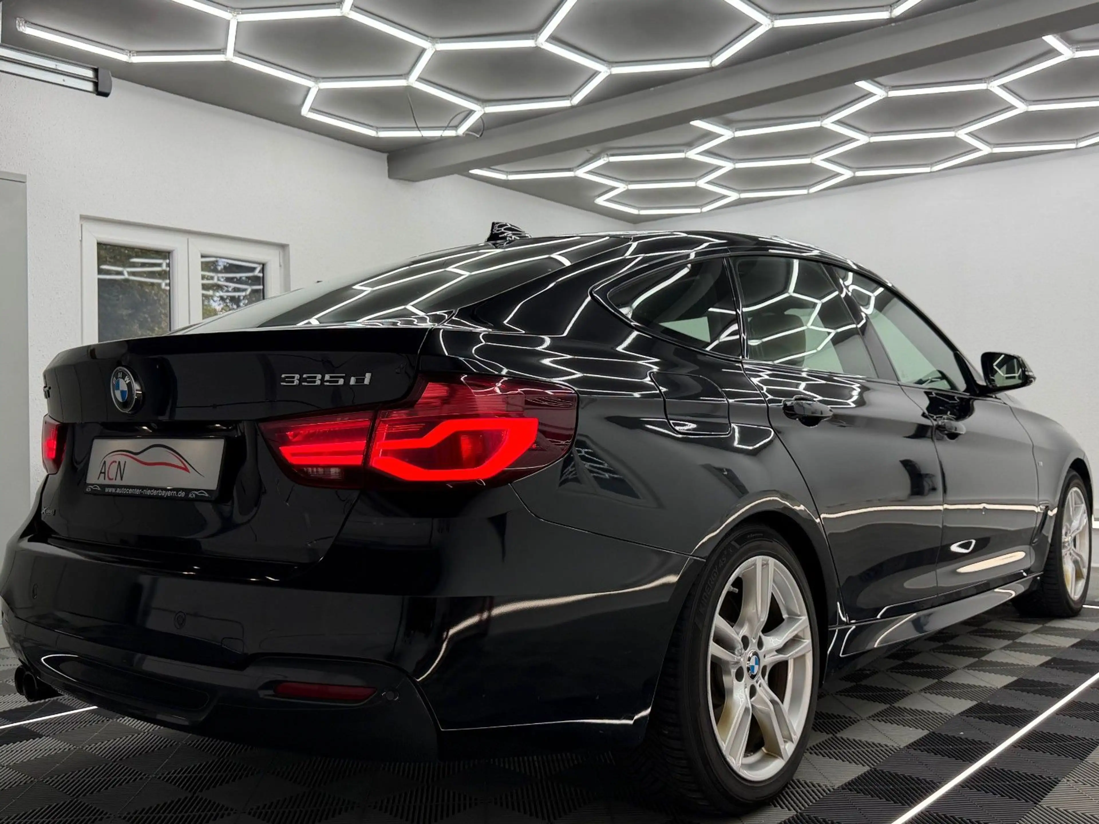 BMW 335 335 d xDrive M SPORT/LED/HuD/PANO/KAMERA/MEMORY — photo 14