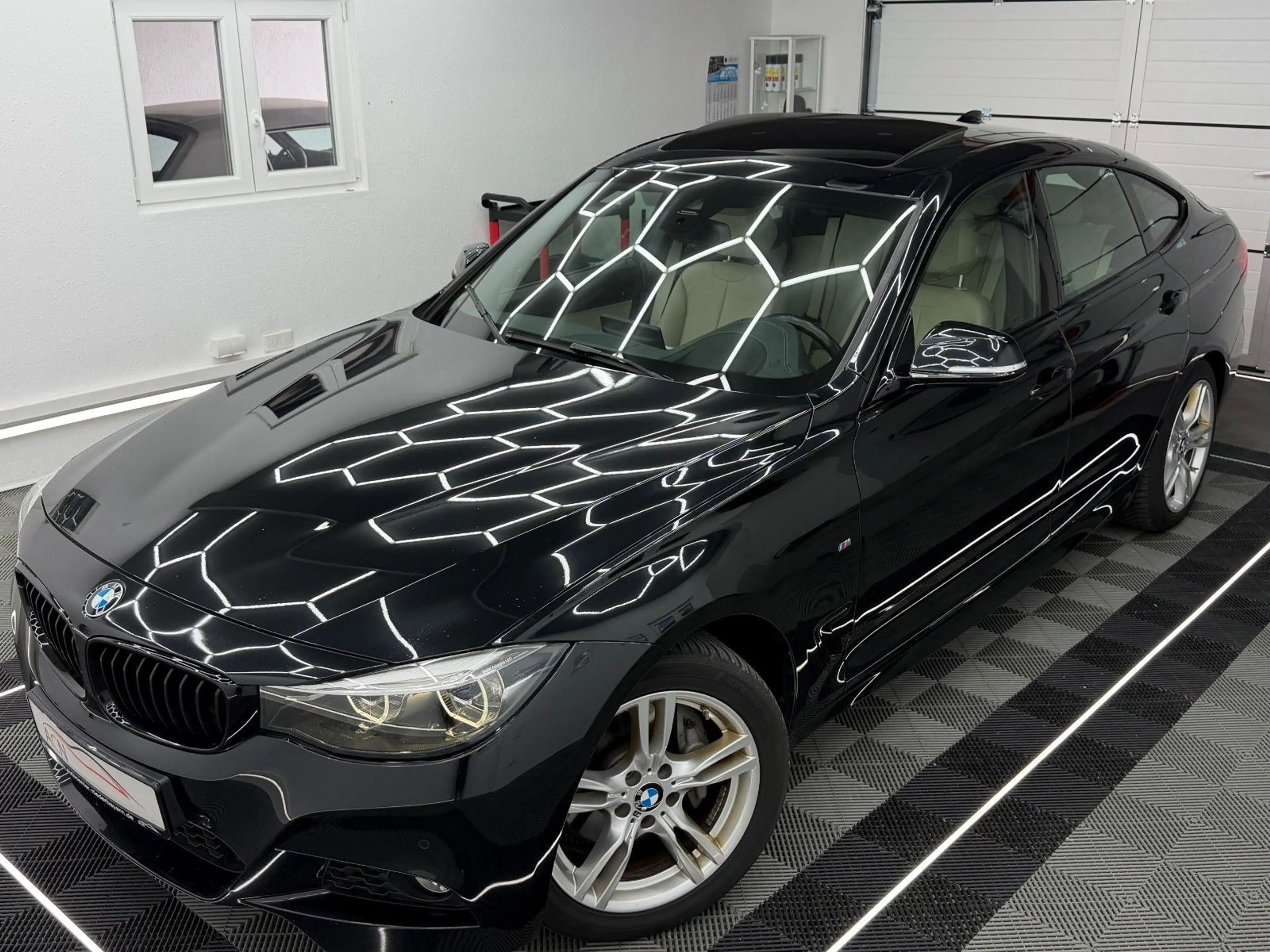 BMW 335 335 d xDrive M SPORT/LED/HuD/PANO/KAMERA/MEMORY — photo 8