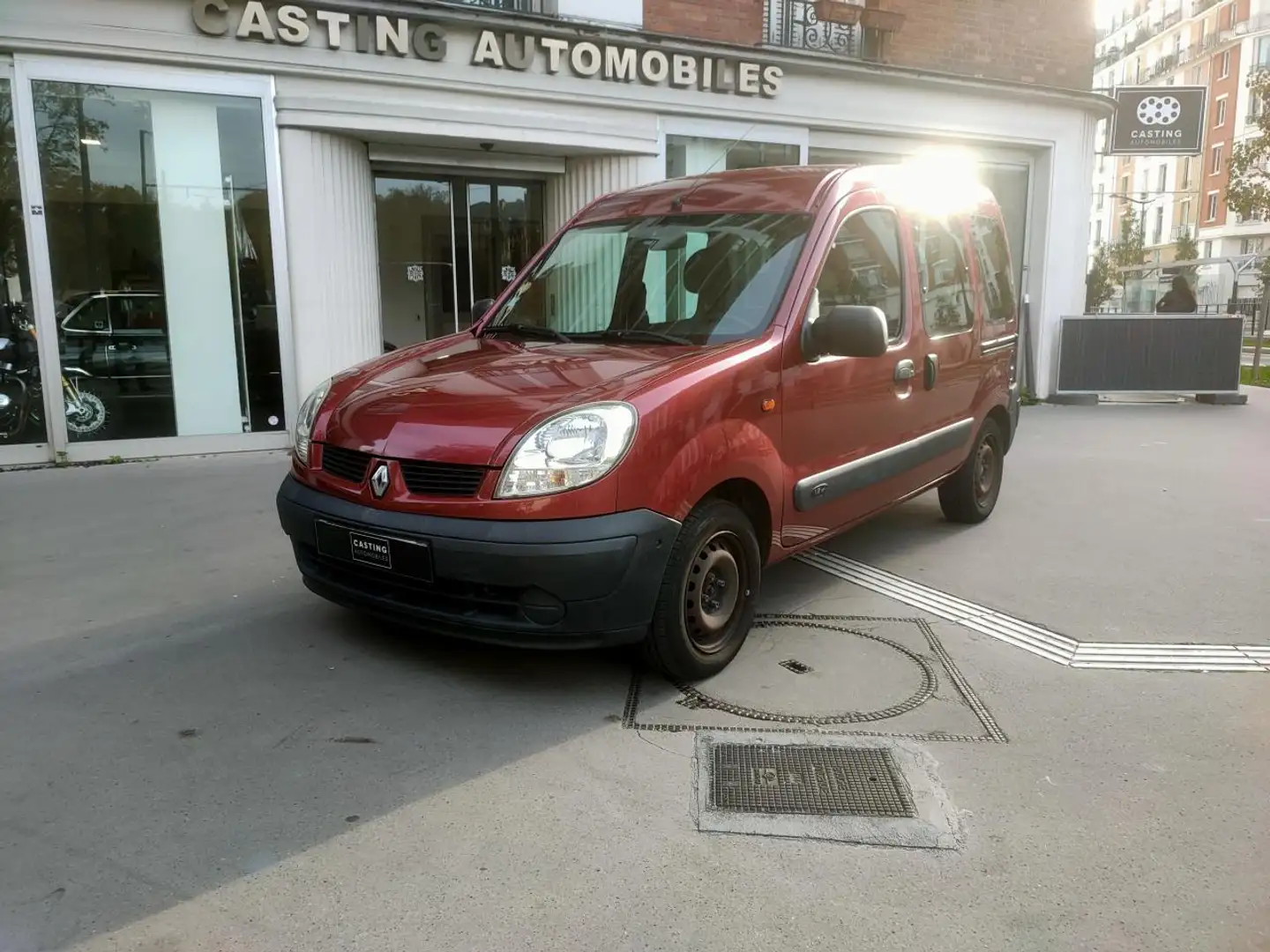 Renault Kangoo Kangoo 1.2i 16V COMBI Authentique à professionnels Rouge - 1