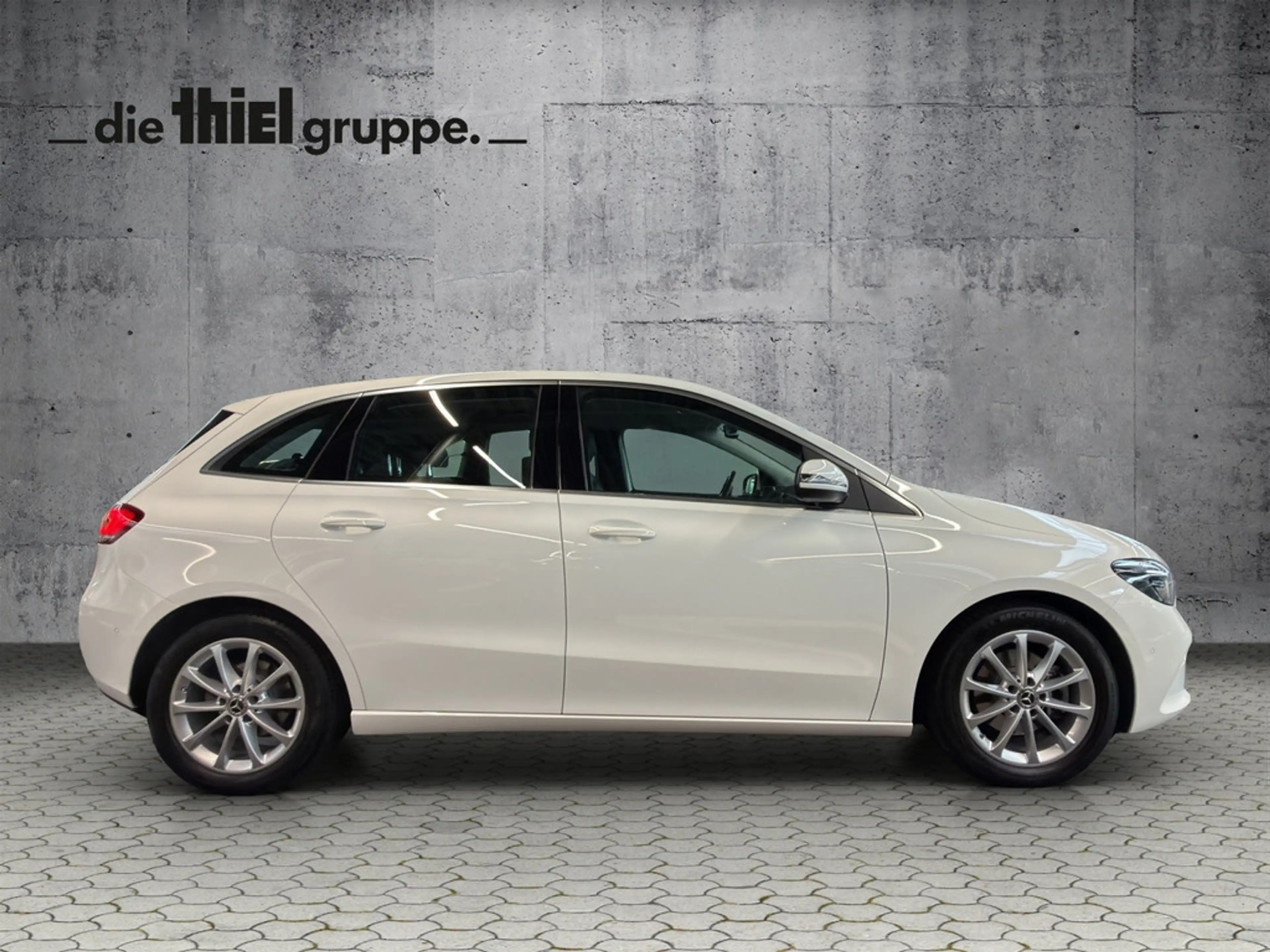 Mercedes-Benz B 200 d AHK+LED+NAVI+SHZ — photo 7