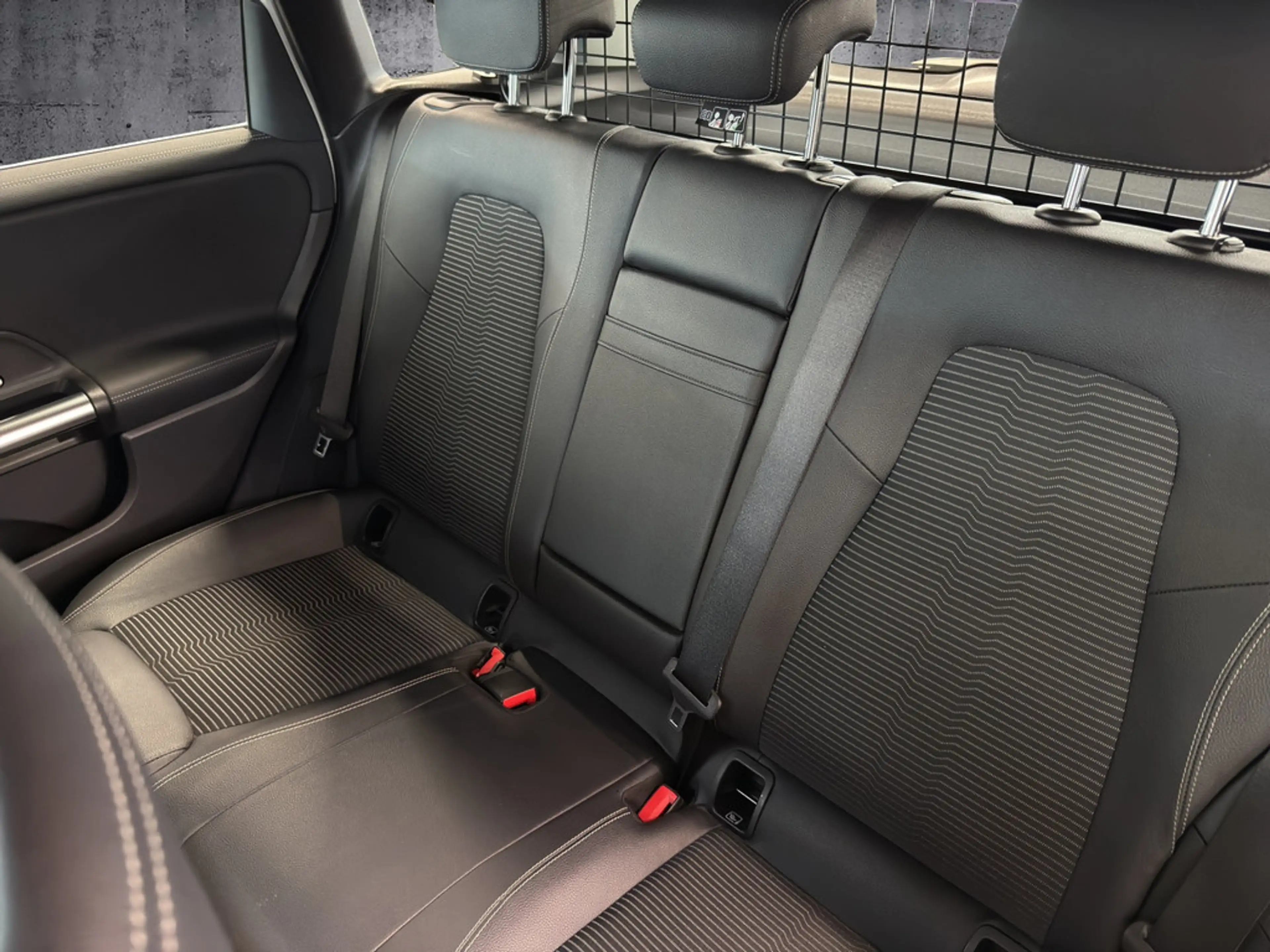 Mercedes-Benz B 200 d AHK+LED+NAVI+SHZ — photo 11