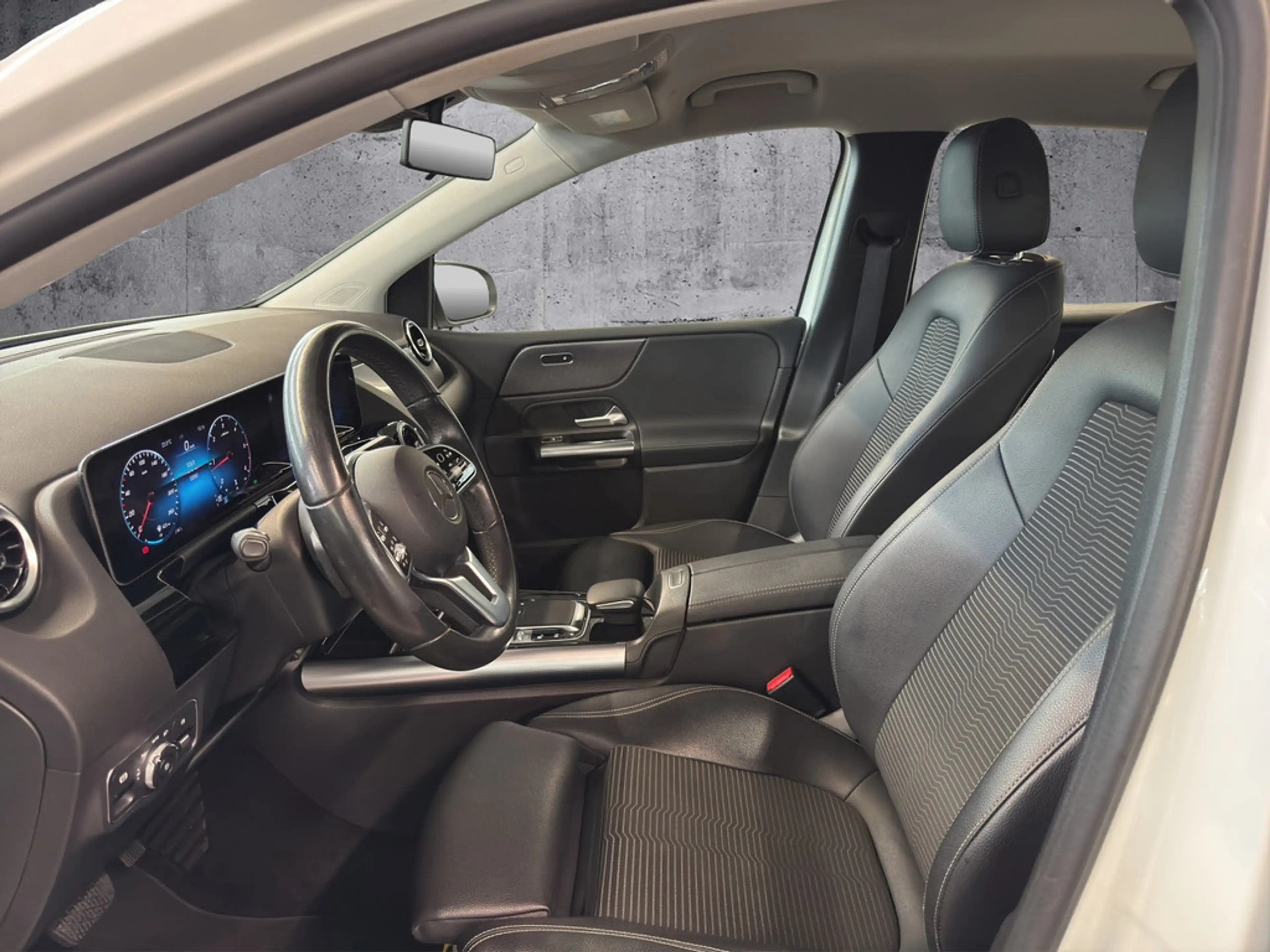 Mercedes-Benz B 200 d AHK+LED+NAVI+SHZ — photo 10