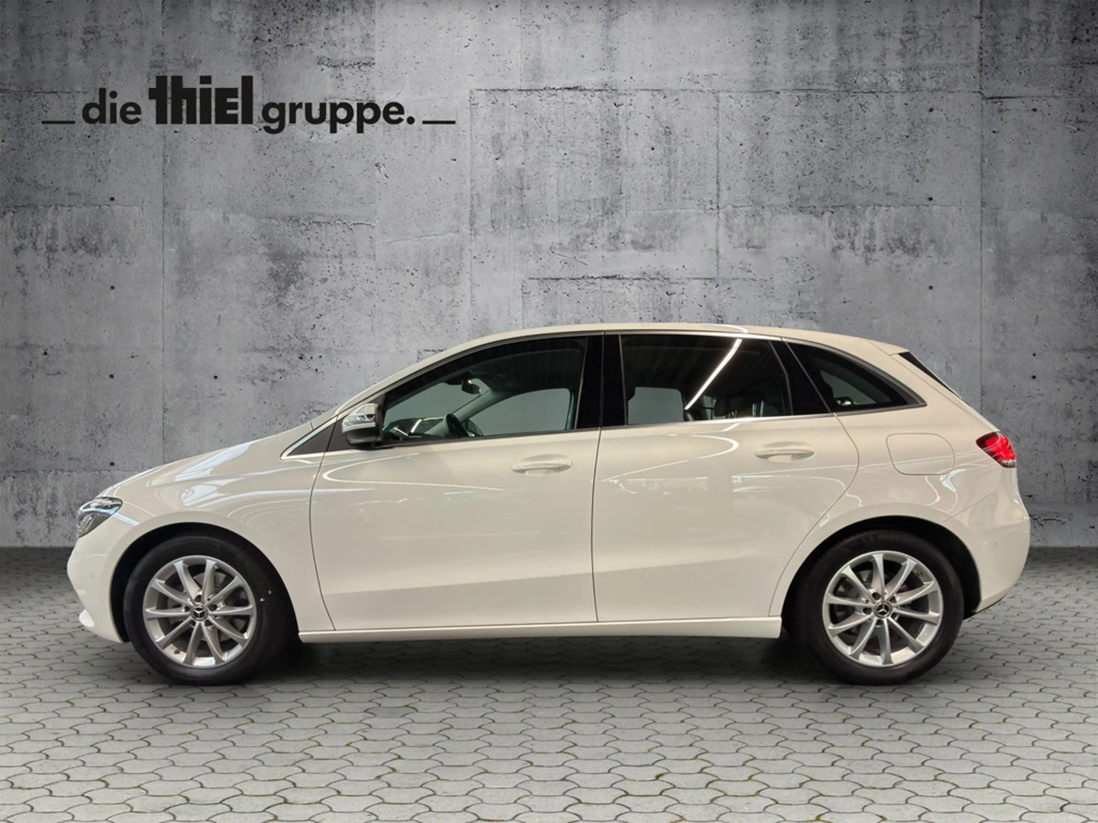 Mercedes-Benz B 200 d AHK+LED+NAVI+SHZ — photo 3