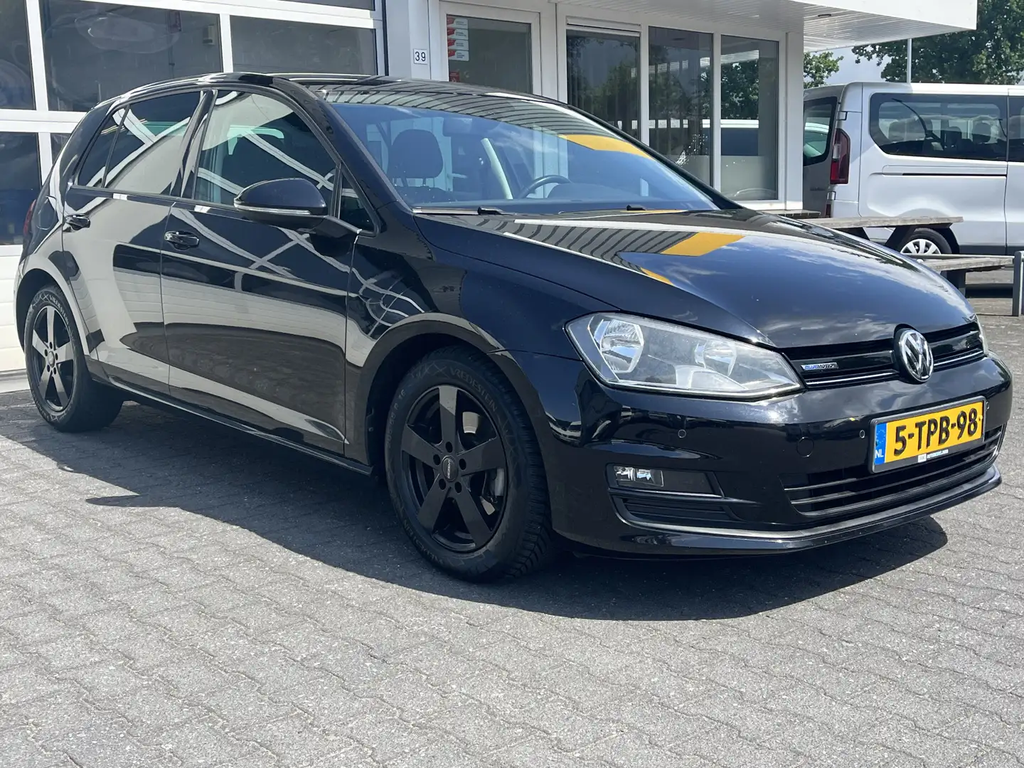 Volkswagen Golf 1.6 TDI Highline BlueMotion ECC Cruise control Nav Noir - 1