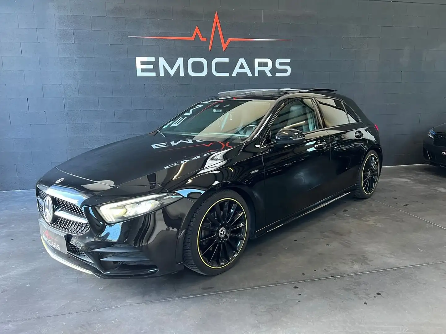 Mercedes-Benz A 180 A180 D AMG LINE FASCINATION EDTION ONE 7 DCT Noir - 2