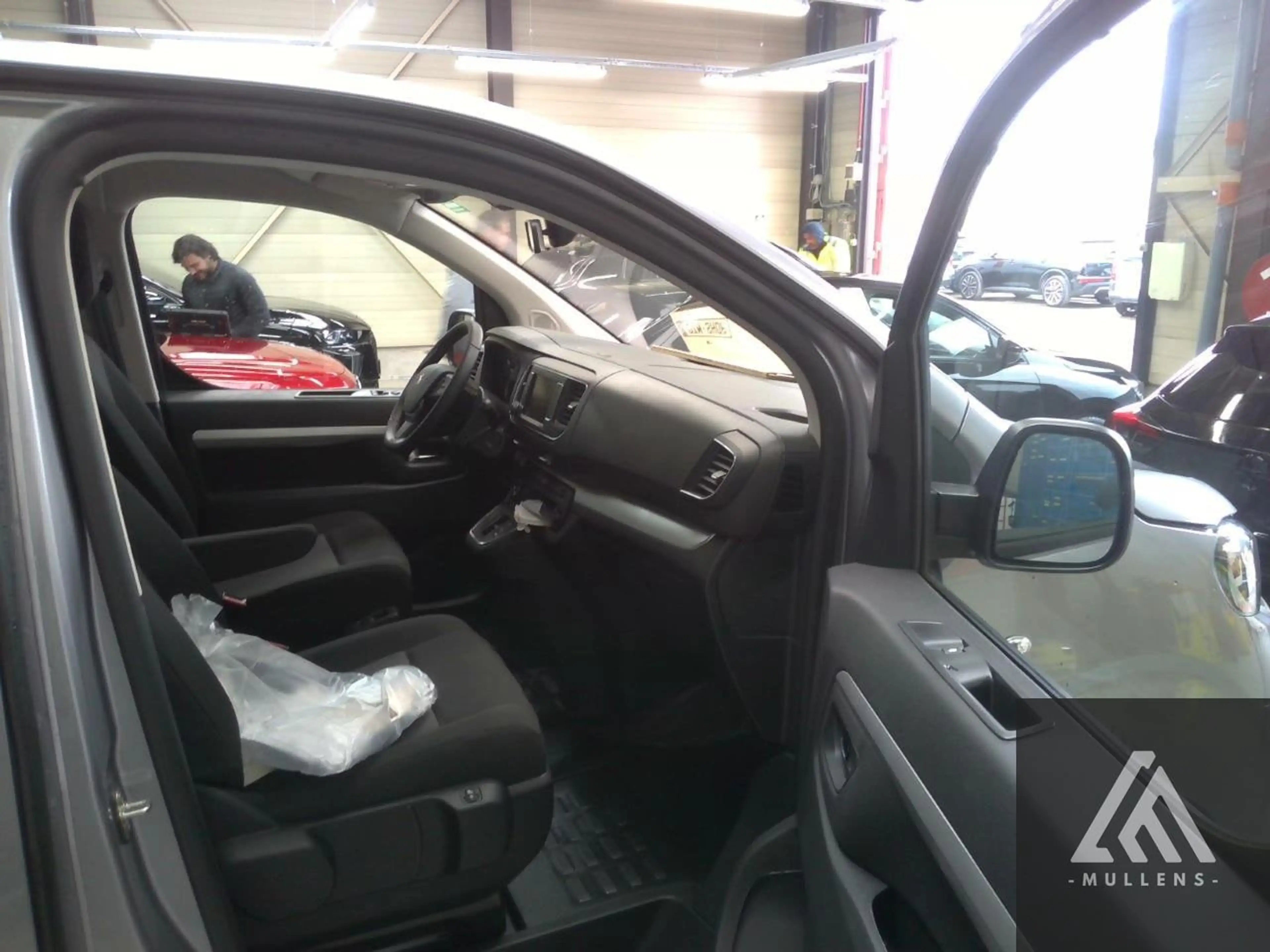 Peugeot e-Expert GBDC 75kWh L3 + Navi + Camera + Houten afwerking laadruimte + Keyless + Alu velgen + 2 x Schuifdeur — photo 5