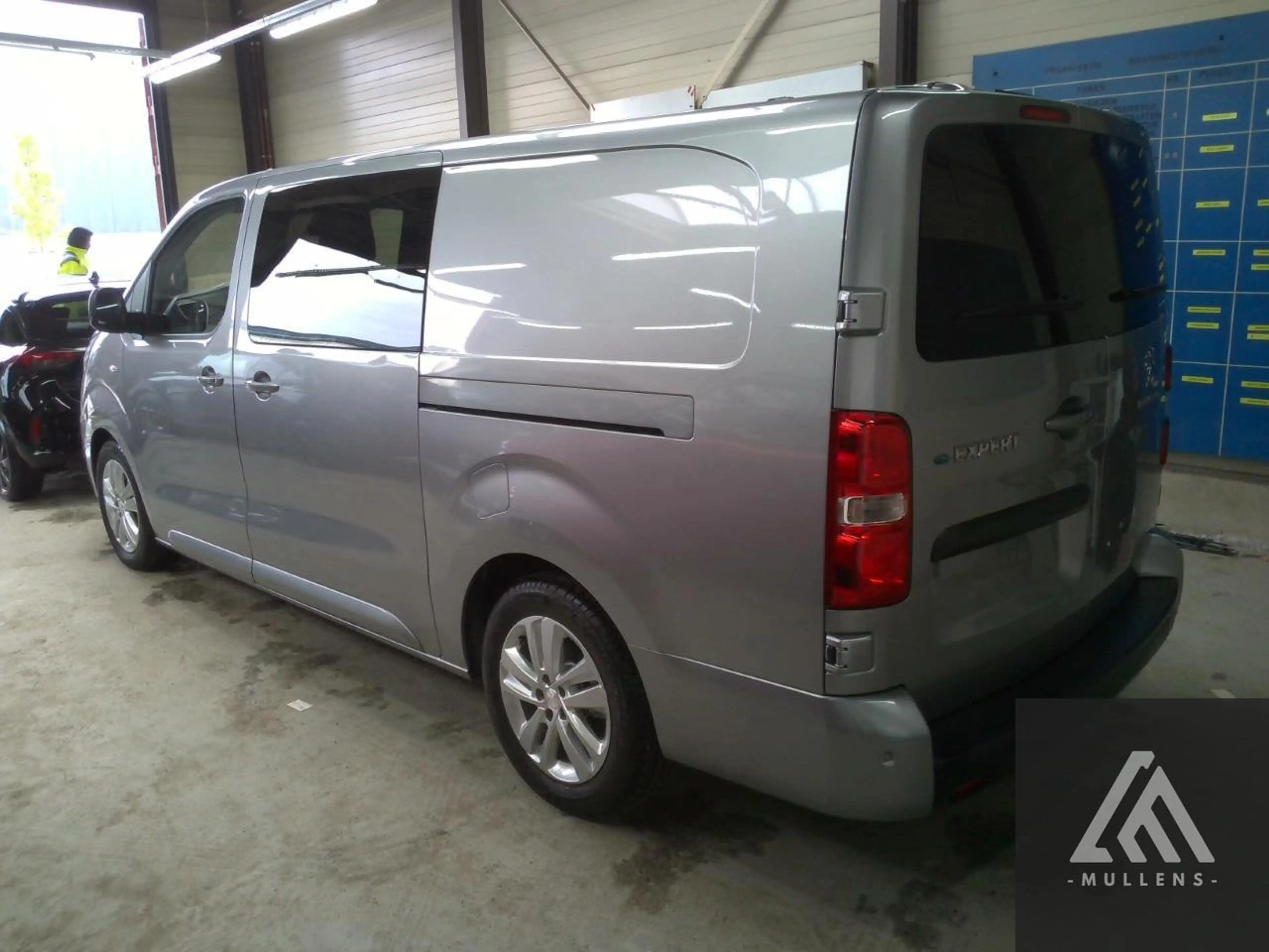 Peugeot e-Expert GBDC 75kWh L3 + Navi + Camera + Houten afwerking laadruimte + Keyless + Alu velgen + 2 x Schuifdeur — photo 4