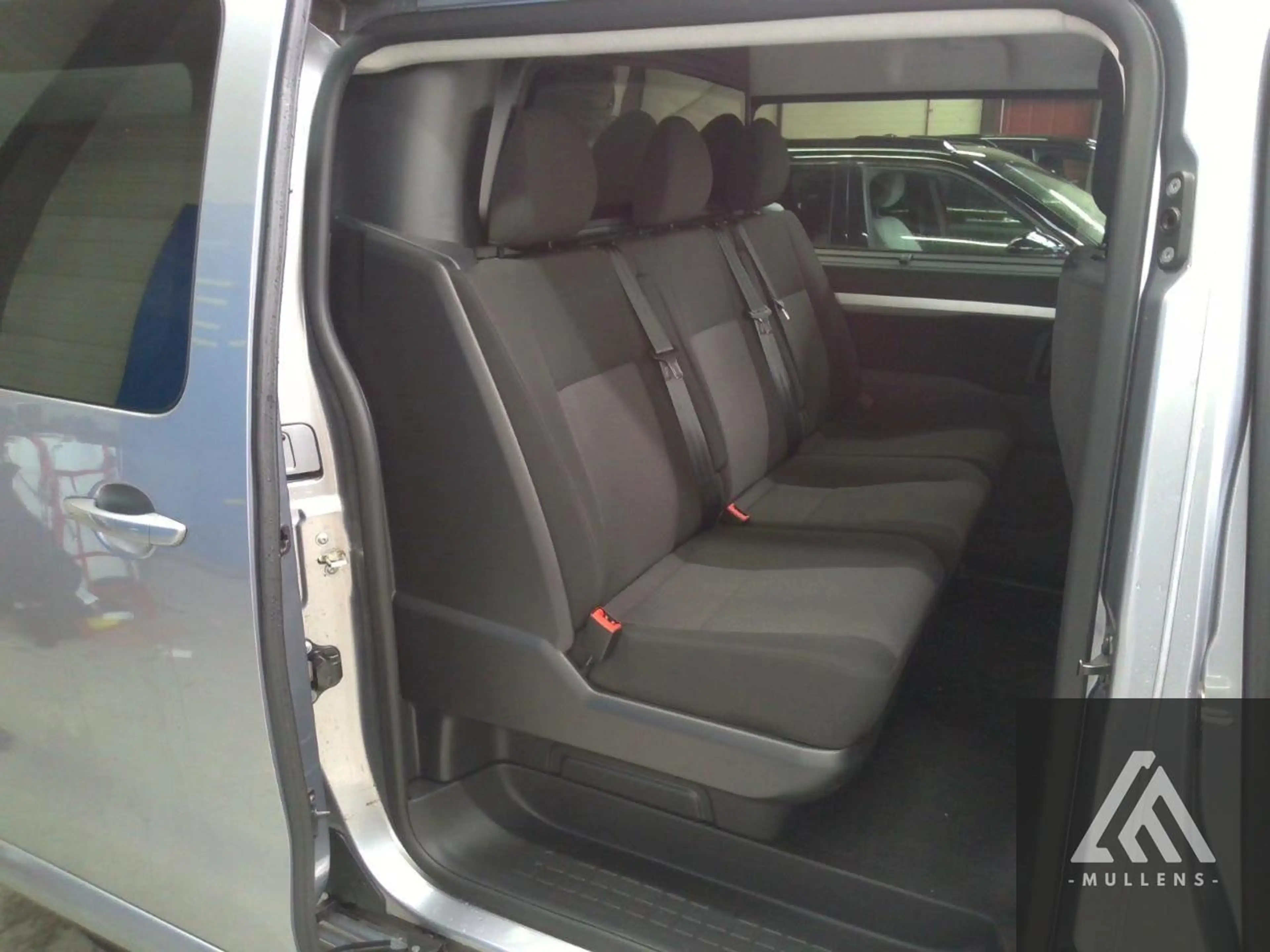 Peugeot e-Expert GBDC 75kWh L3 + Navi + Camera + Houten afwerking laadruimte + Keyless + Alu velgen + 2 x Schuifdeur — photo 6