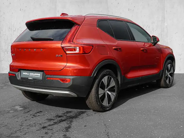 Volvo XC40 view 4