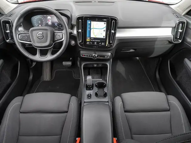 Volvo XC40 view 10