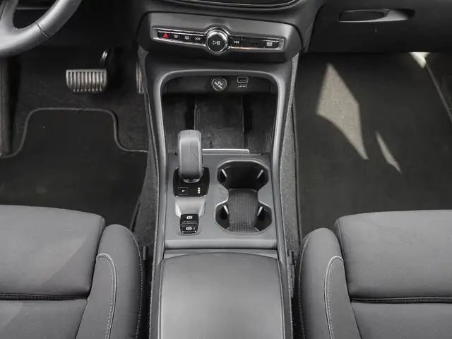 Volvo XC40 view 14
