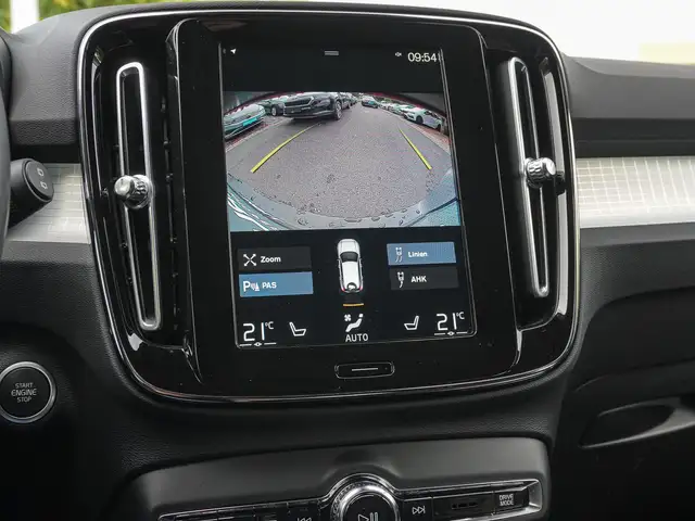 Volvo XC40 view 13