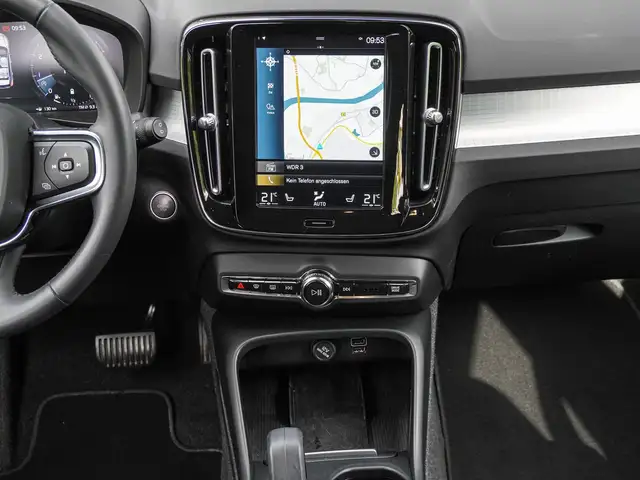 Volvo XC40 view 12