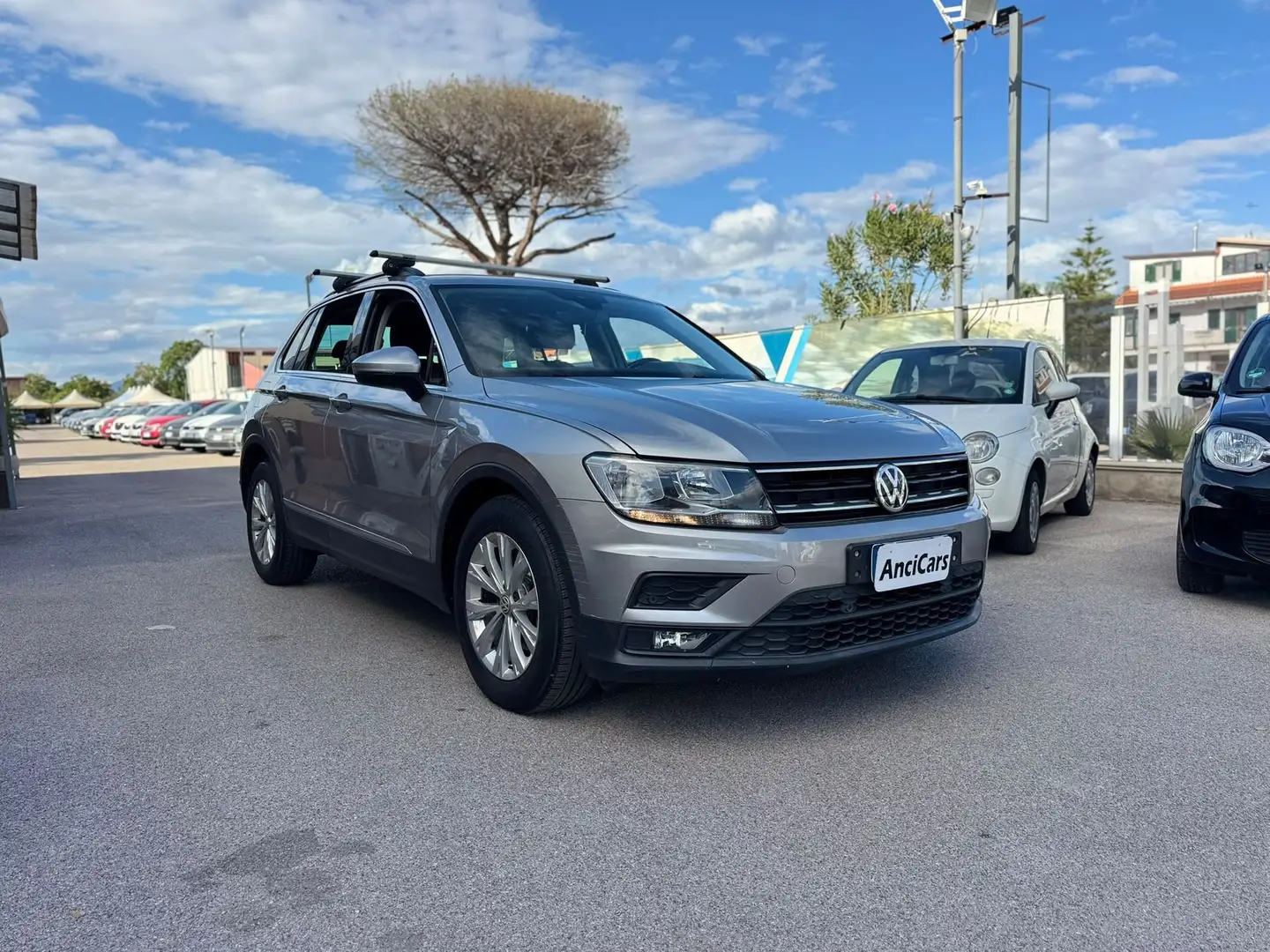 Volkswagen Tiguan Tiguan 1.6 TDI SCR Style BlueMotion Technology Plateado - 2