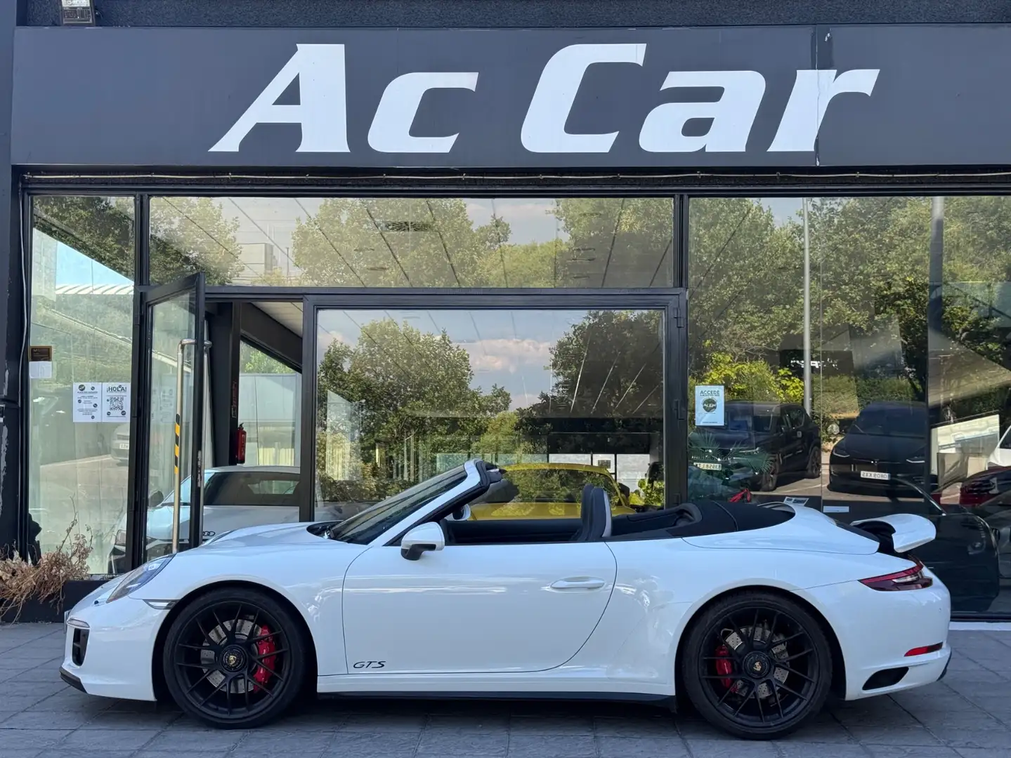 Porsche 991 Carrera GTS Cabriolet PDK White - 1