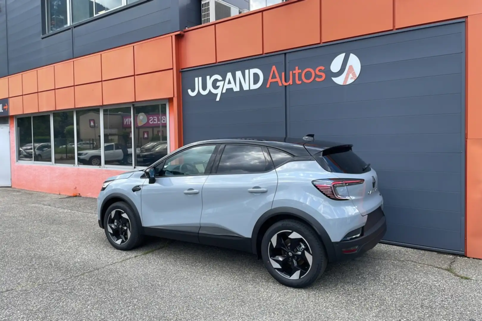 Renault Captur E-TECH HYBRID 145 TECHNO PLUS Gris - 2