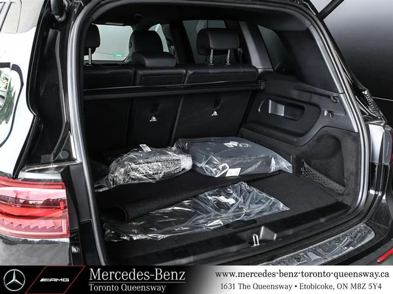 Mercedes-Benz EQB снимка Mercedes-Benz EQB