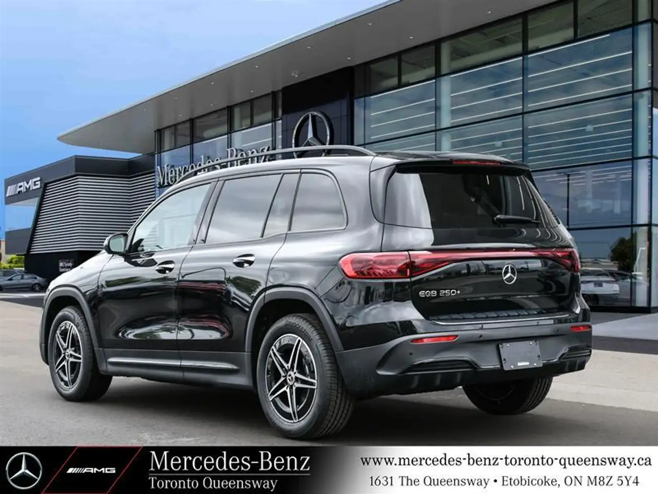 Mercedes-Benz EQB снимка Mercedes-Benz EQB
