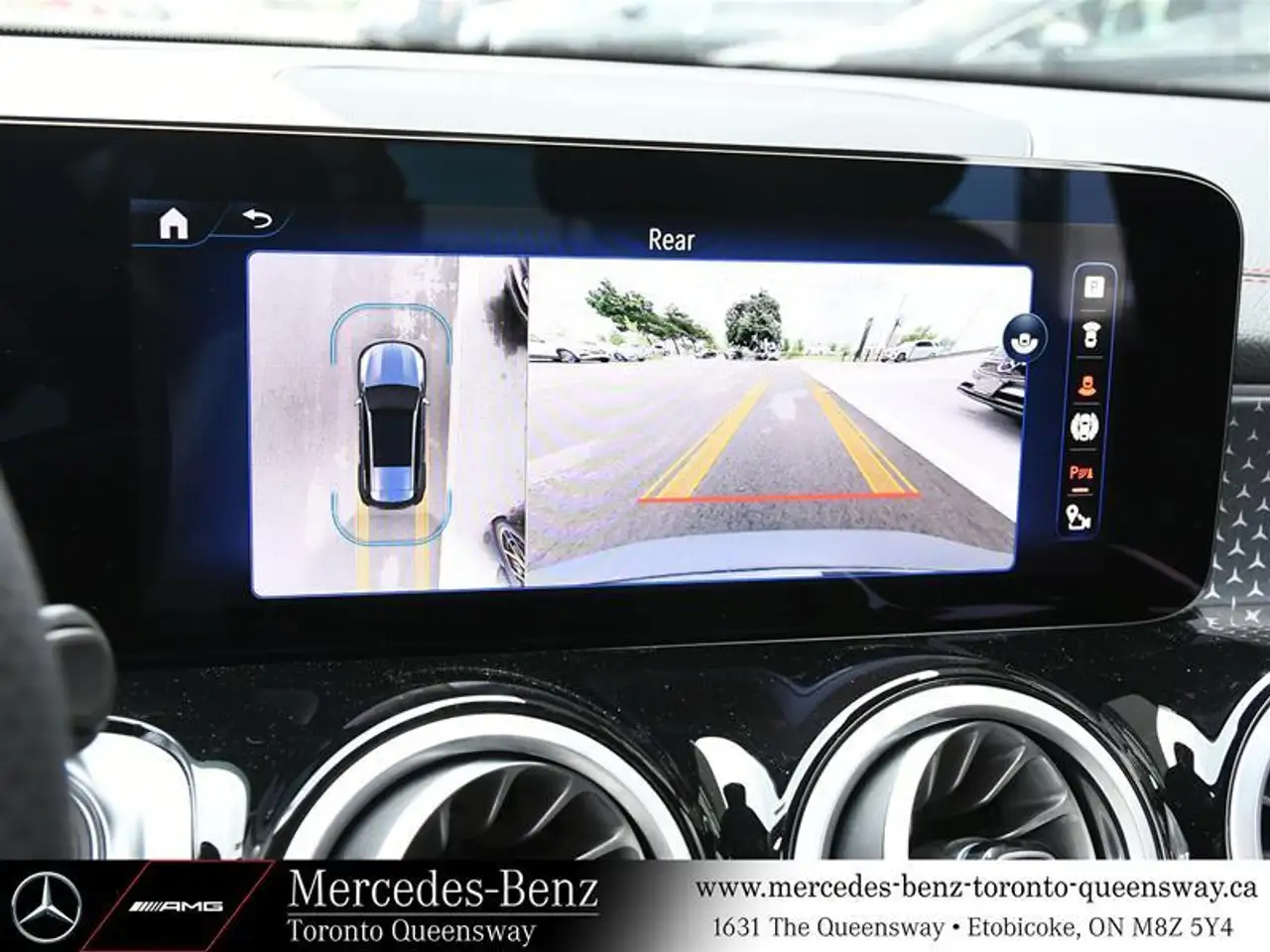 Mercedes-Benz EQB снимка Mercedes-Benz EQB