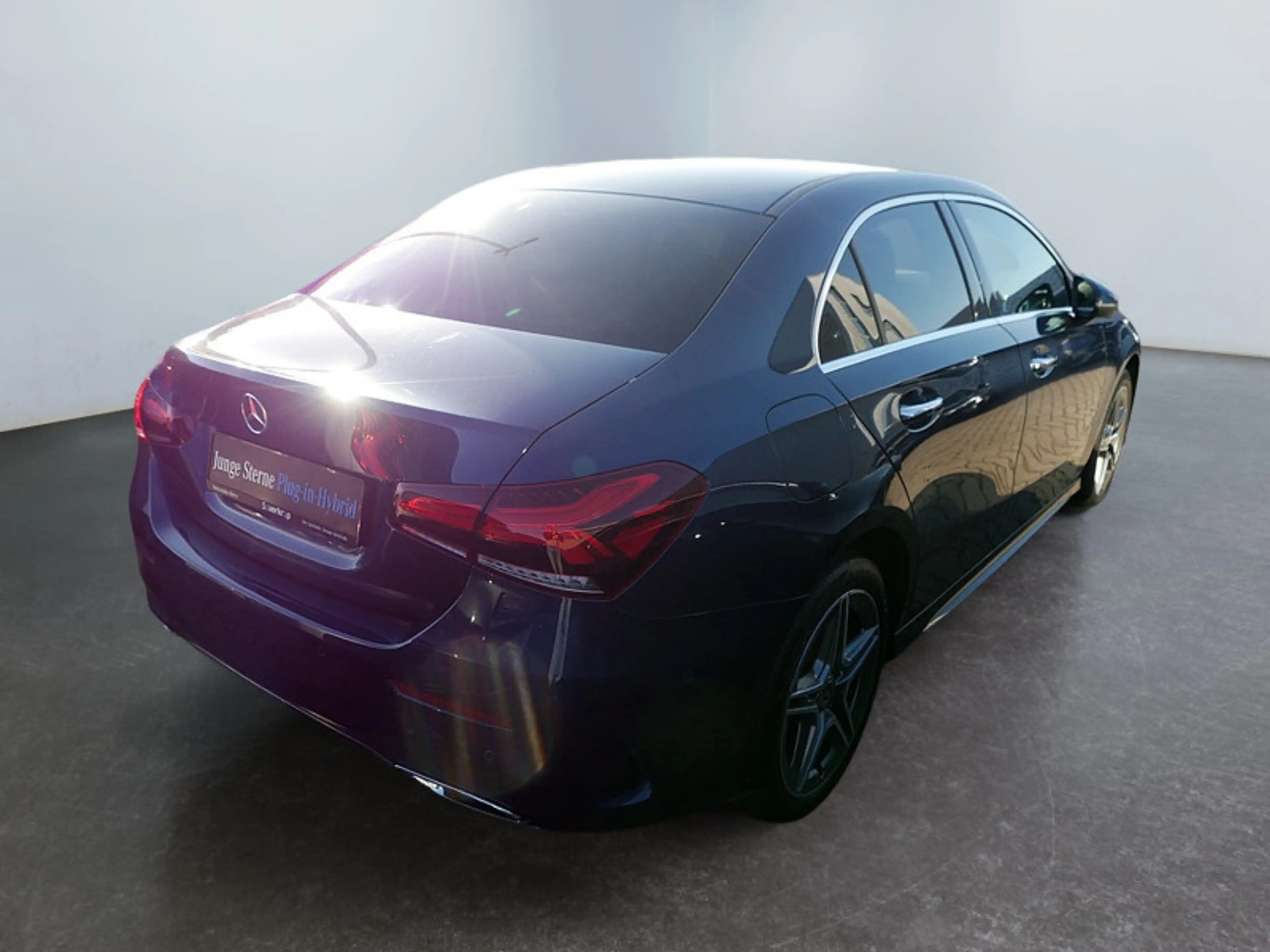 Mercedes-Benz A 250 e  AMG MULTI 360 KAMERA PANO SPUR PDC SHD — photo 7