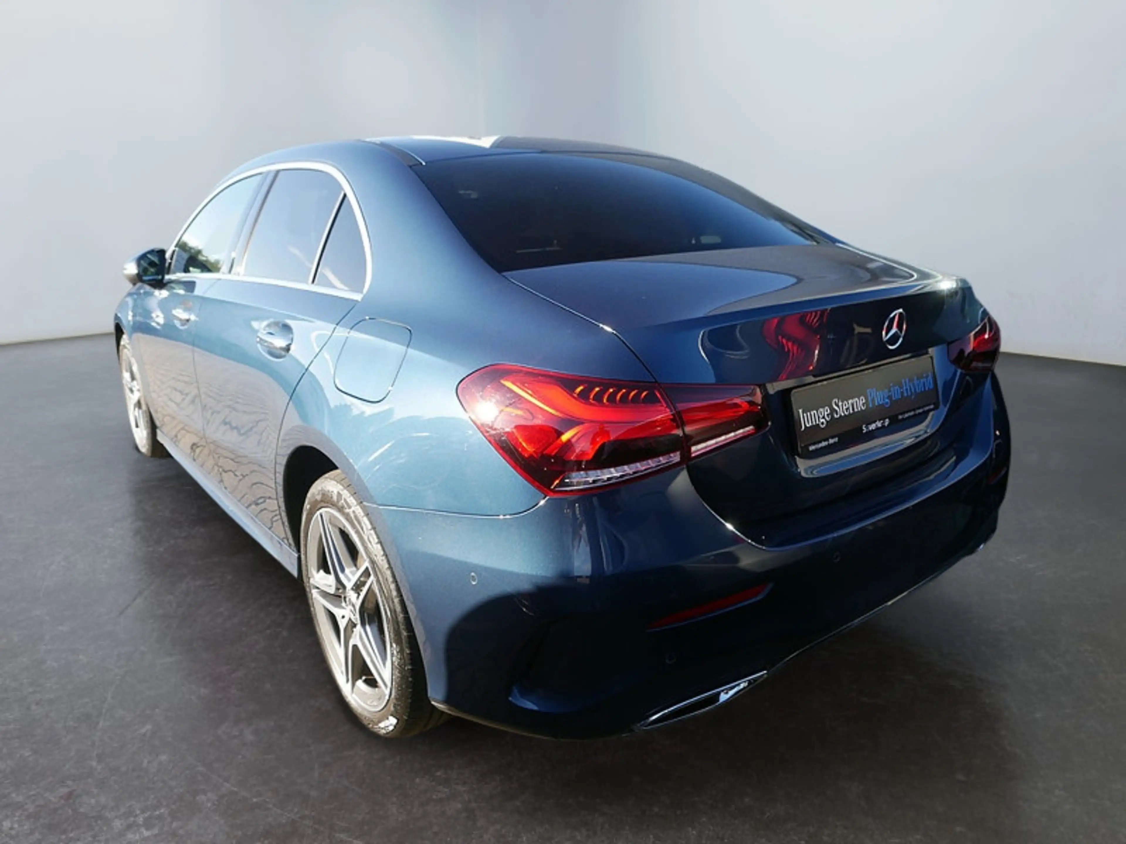 Mercedes-Benz A 250 e  AMG MULTI 360 KAMERA PANO SPUR PDC SHD — photo 6