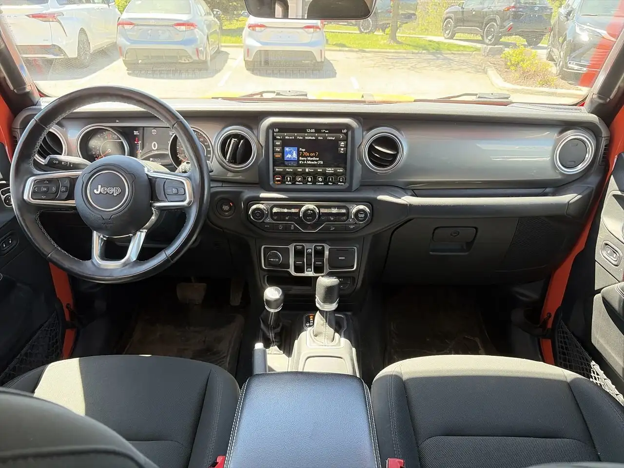 Jeep Wrangler снимка Jeep Wrangler