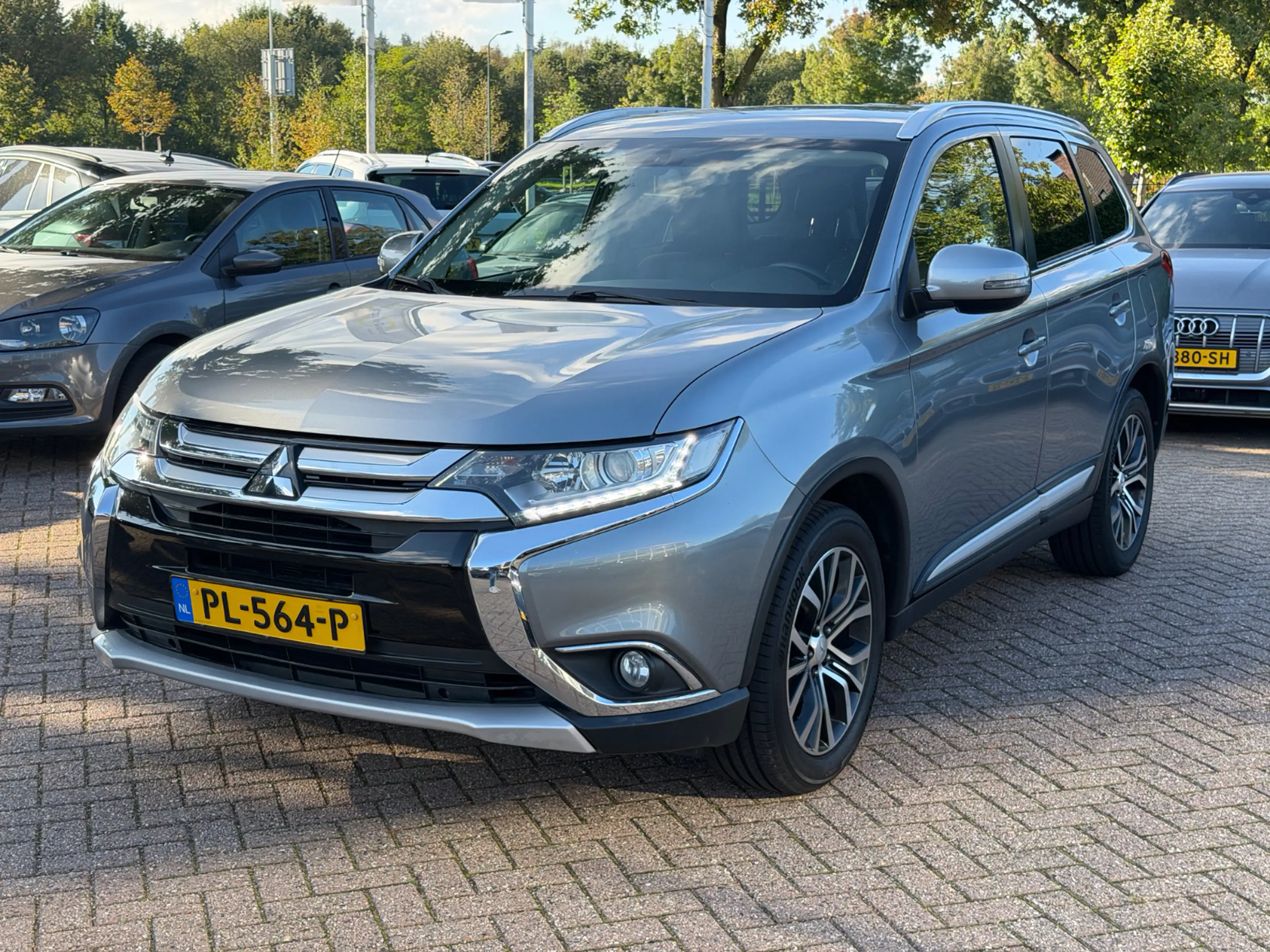 Mitsubishi Outlander 2.0 Instyle 7p. / Trekhaak / Camera / Leder / Navi