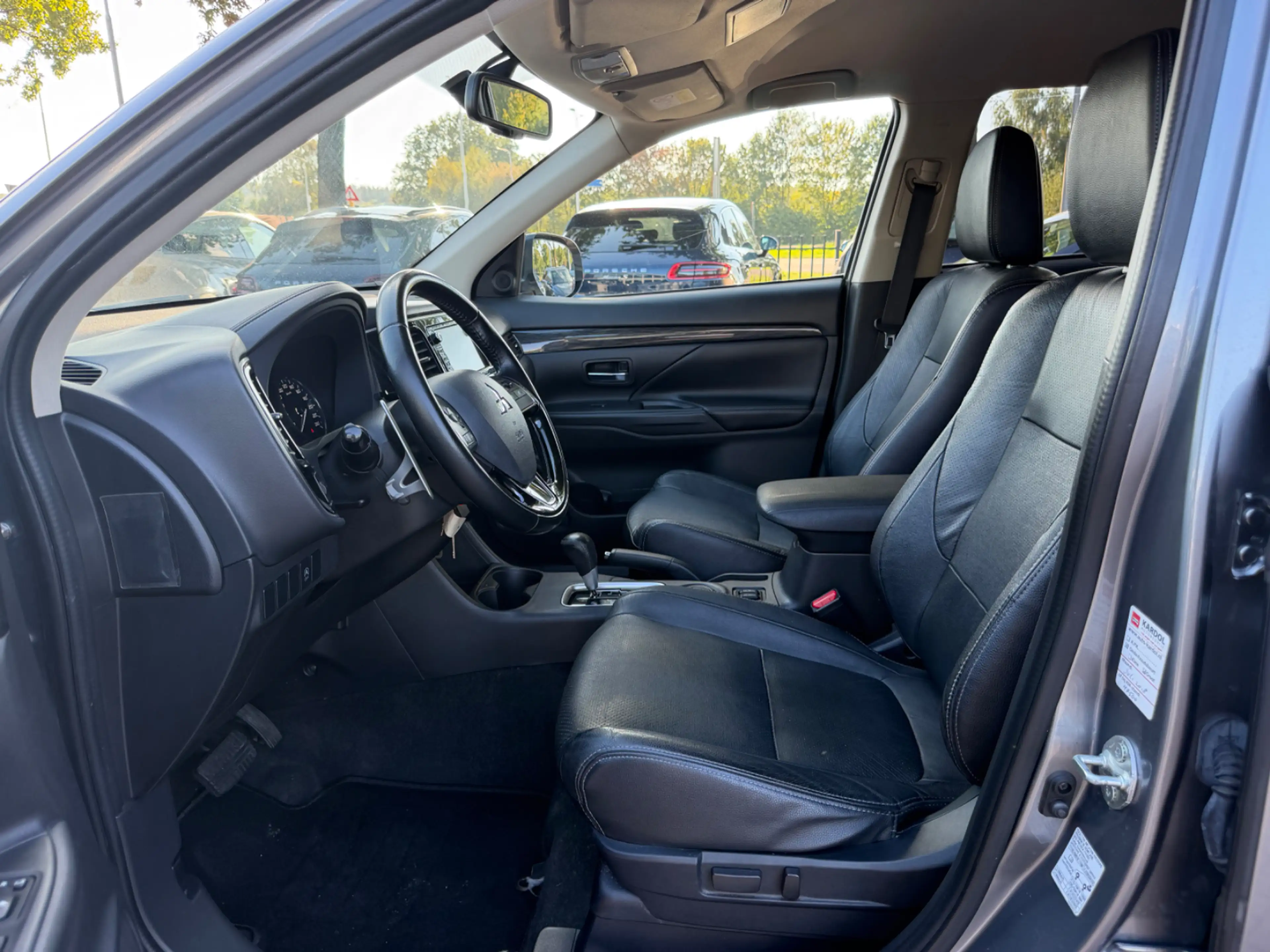 Mitsubishi Outlander 2.0 Instyle 7p. / Trekhaak / Camera / Leder / Navi — photo 6