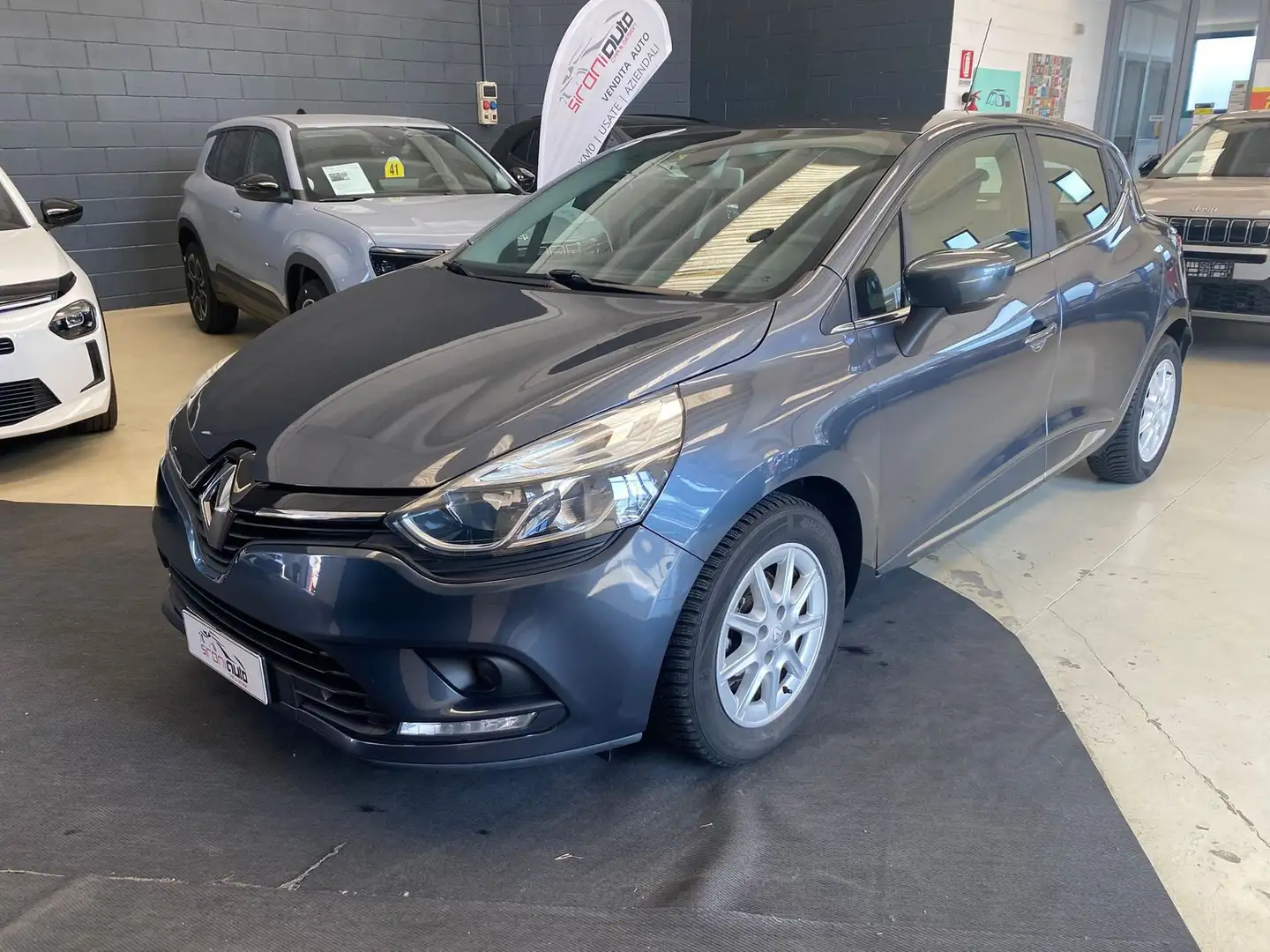 Renault Clio 1.2 75CV 5 porte Intens Grigio - 1