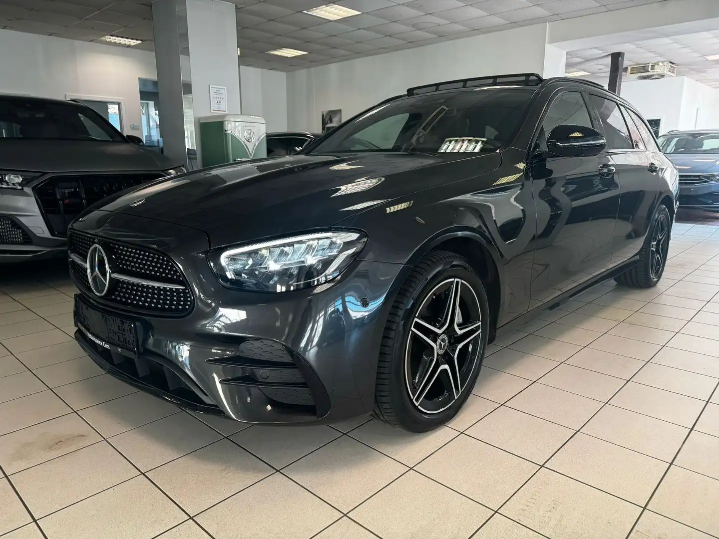 Mercedes-Benz E 300 E  T-Modell E 300 de 4Matic Pano AMG Vert - 1