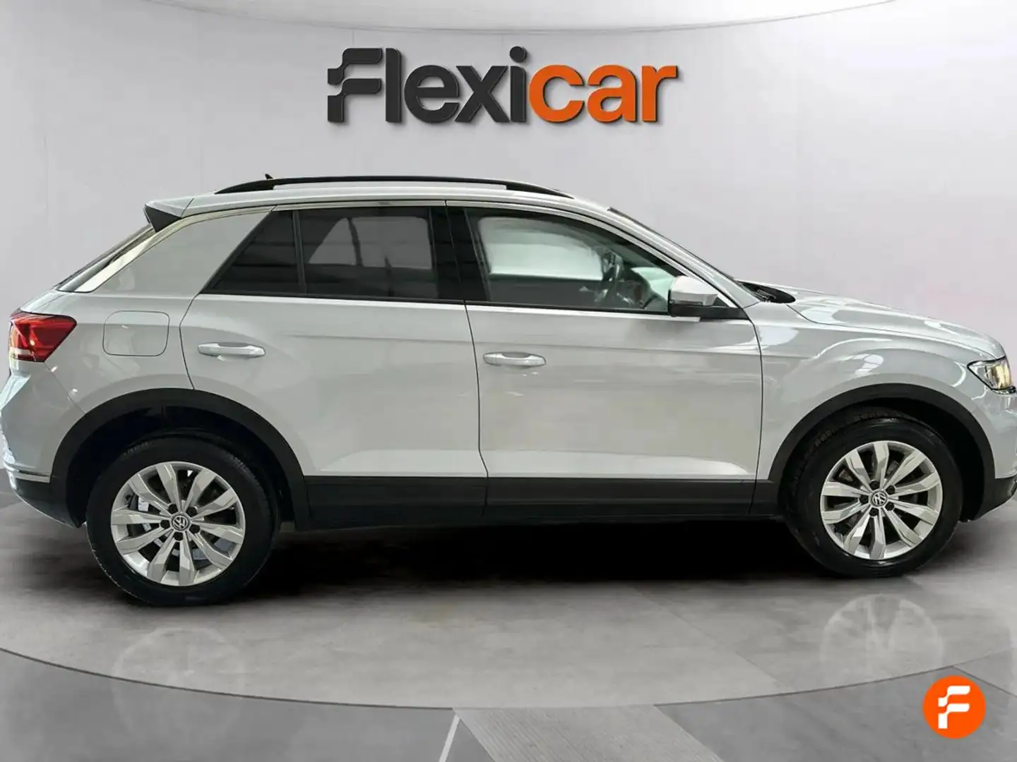 Volkswagen T-Roc 1.0 TSI Advance Gris - 2