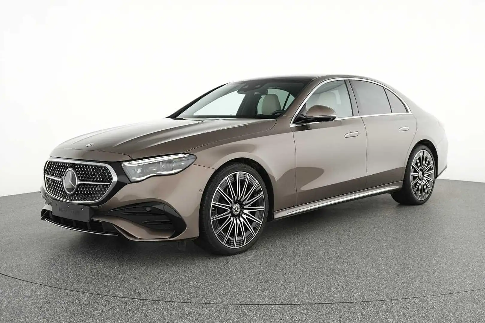 Mercedes-Benz E 220 d Limousine AMG LINE Bruin - 1