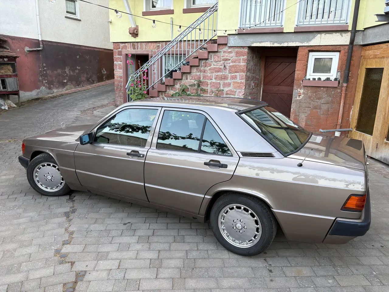 Mercedes-Benz 190 E 1.8, foto 5