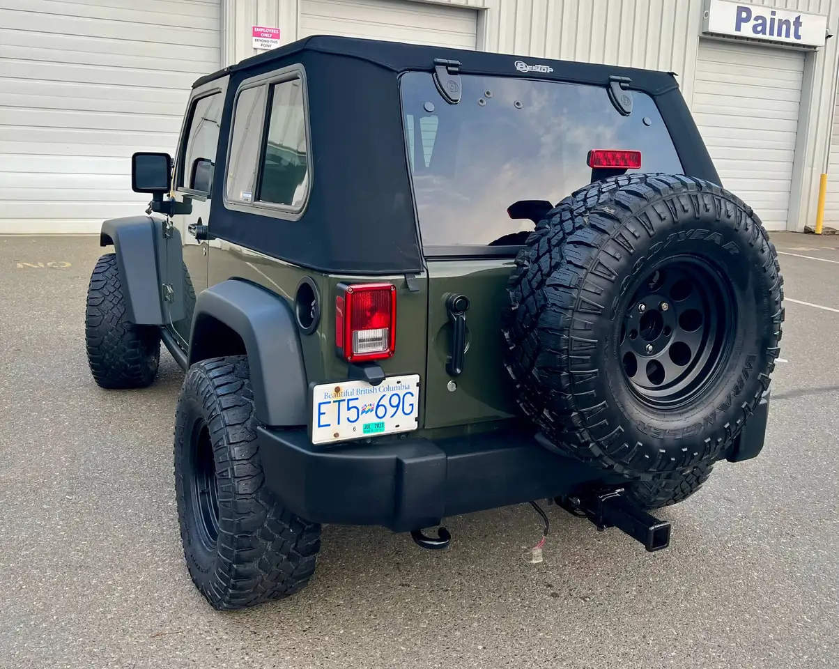 Jeep Wrangler снимка Jeep Wrangler
