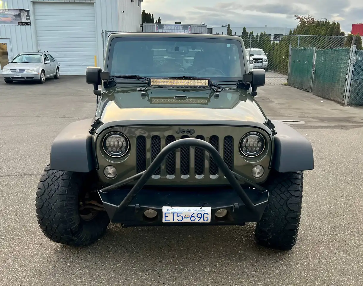 Jeep Wrangler снимка Jeep Wrangler
