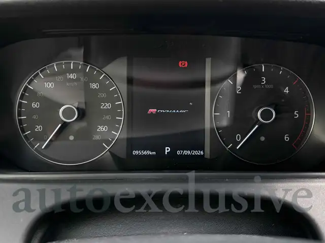 Land Rover Range Rover Velar view 11