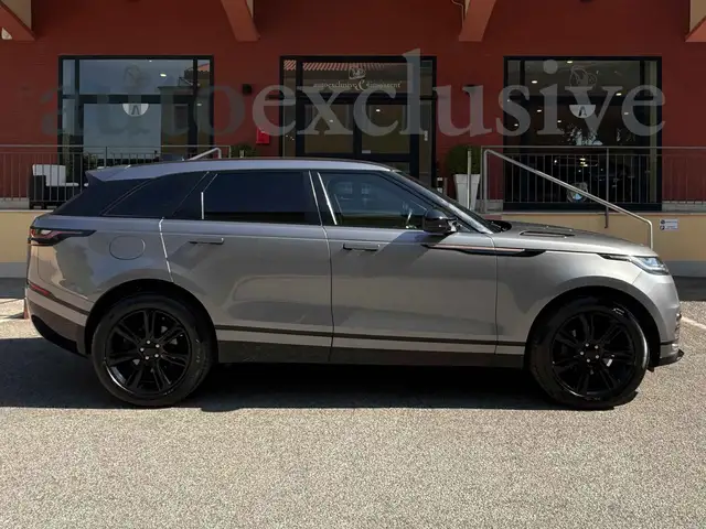 Land Rover Range Rover Velar view 2