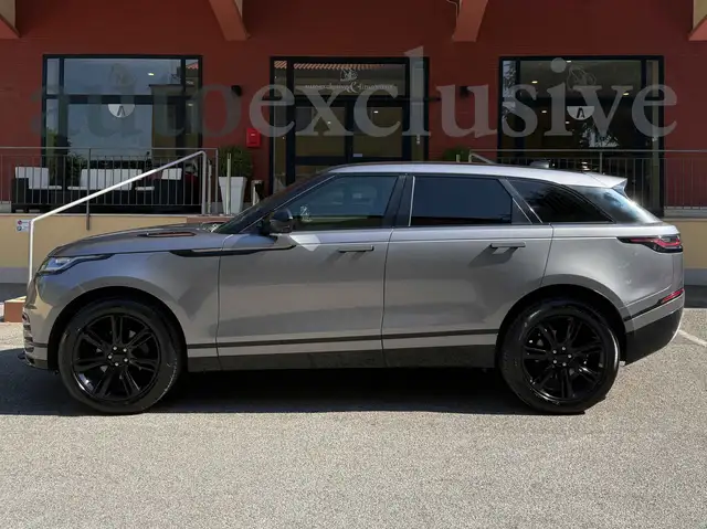 Land Rover Range Rover Velar view 4