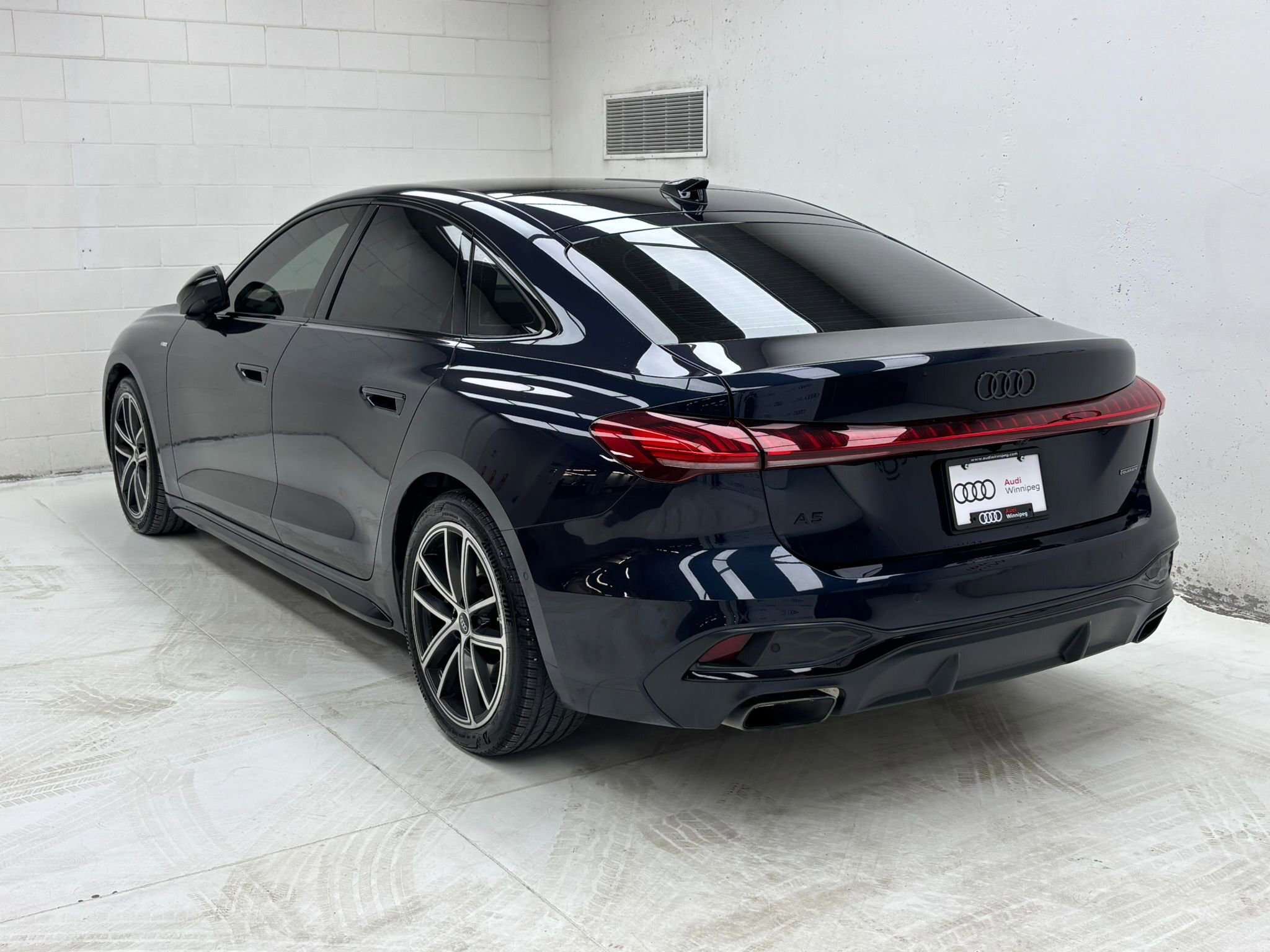 2025 Audi A5 Progressiv | Black Optics | Comfort Interior Packa alt 3