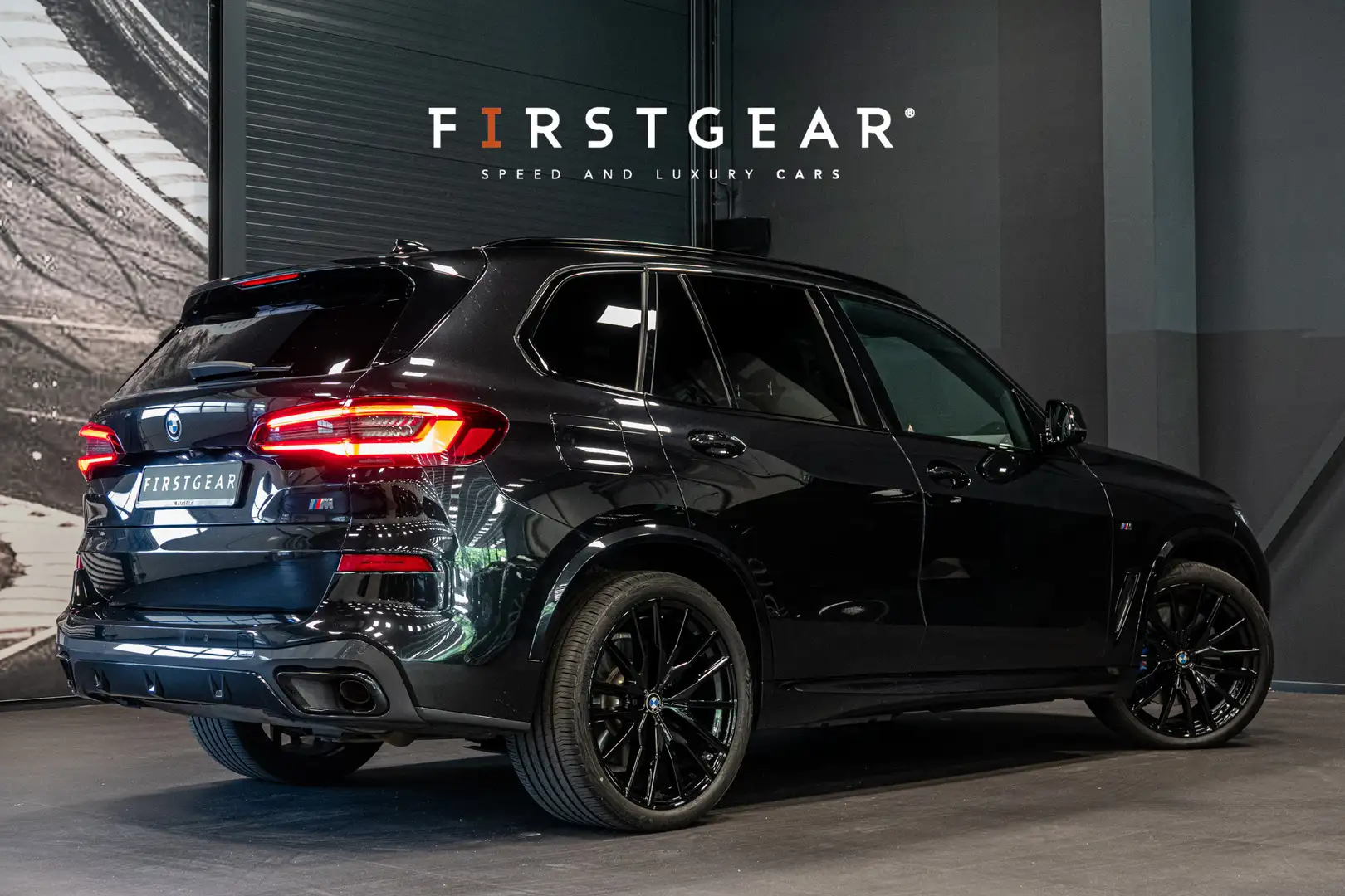 BMW X5 xDrive45e High Executive *M-Sport / Panorama / Sur Zwart - 2