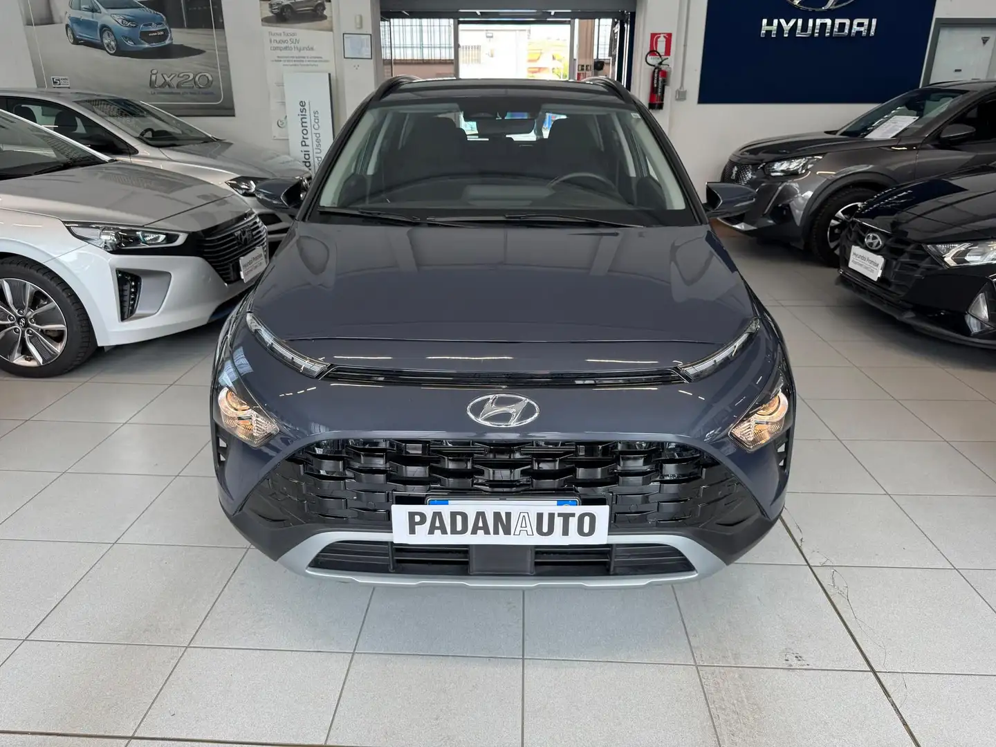 Hyundai BAYON 1.2 MPI MT XLine Gris - 1