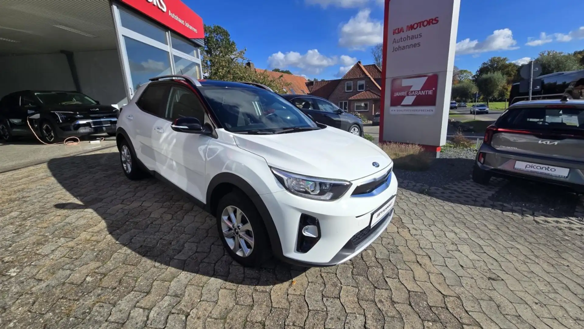 Kia Stonic 1.2 Vision Smarter Klima Einparkhilfe Kurvenlicht Weiß - 2