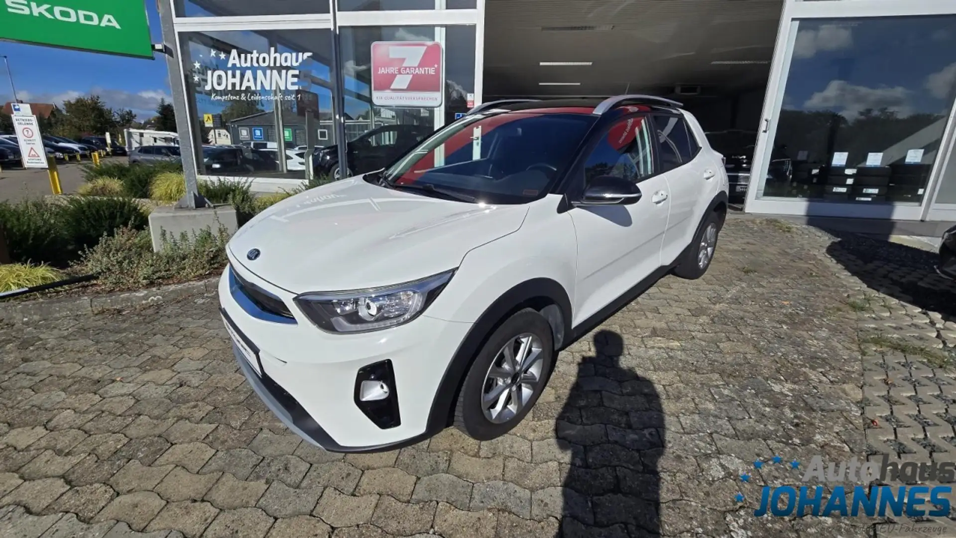 Kia Stonic 1.2 Vision Smarter Klima Einparkhilfe Kurvenlicht Weiß - 1
