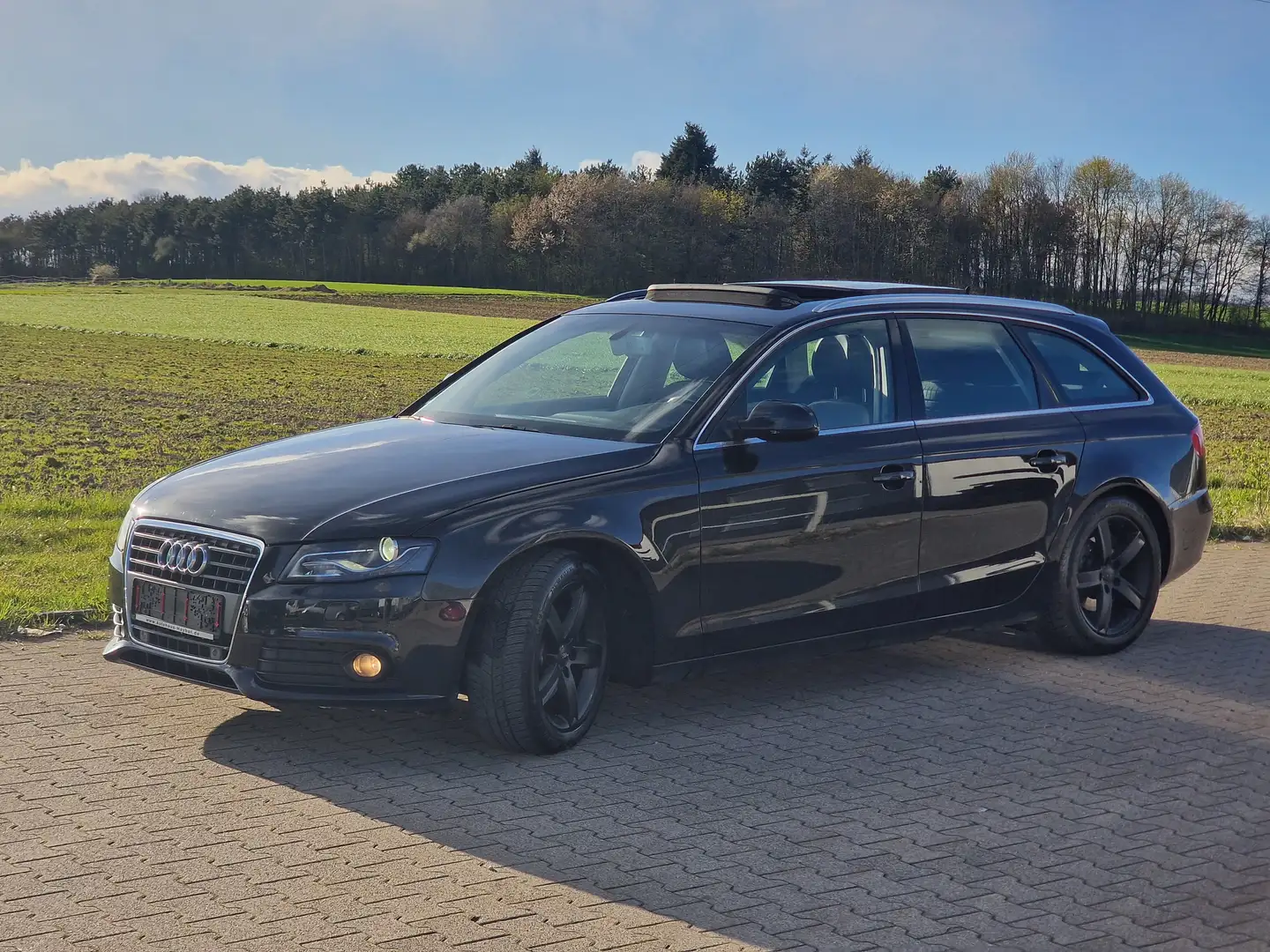 Audi A4 Ambition Zwart - 1