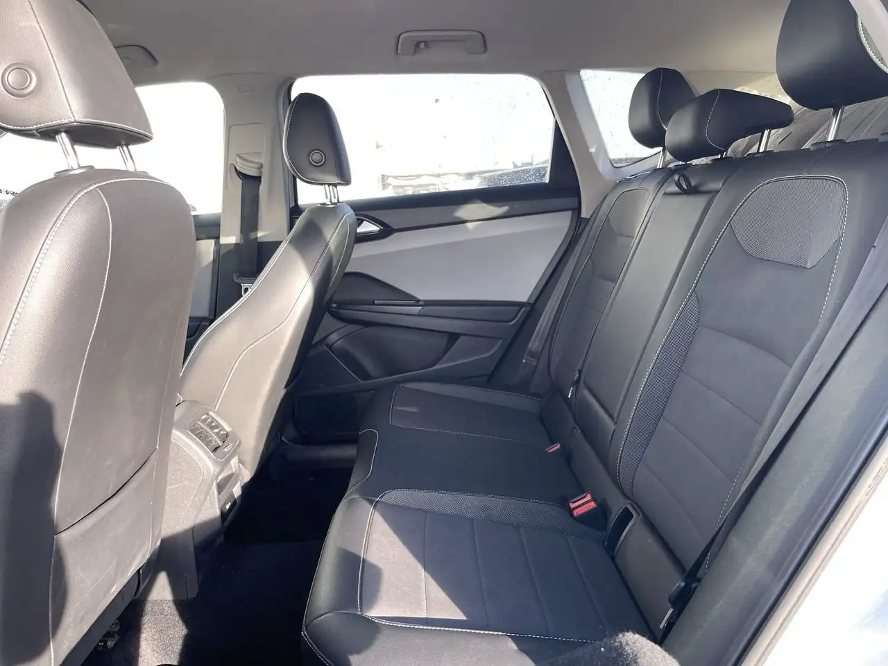 Volkswagen Taos снимка Volkswagen Taos