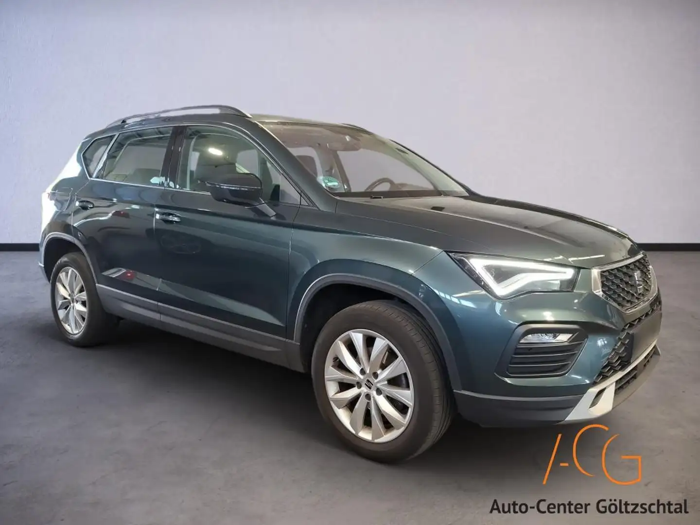 SEAT Ateca Style 1.5 110 kw (150 PS) Schaltgetriebe AHK Grün - 1