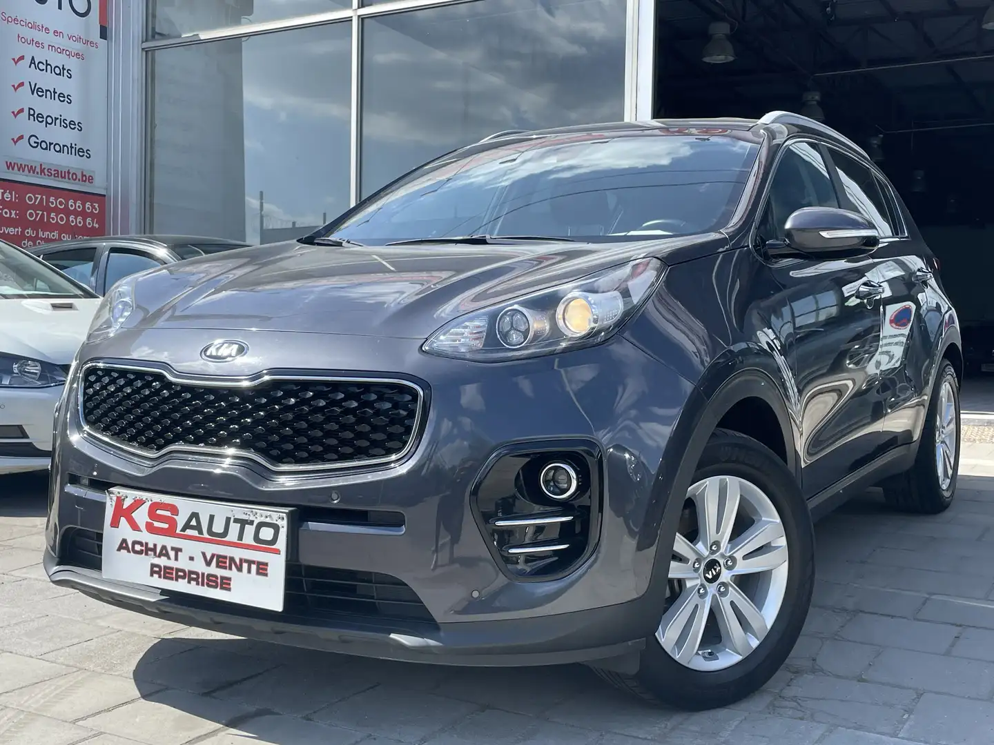 Kia Sportage 1.6 i /85.817KM/NAVI/CUIR/EURO 6B/1ER MAIN Gris - 1